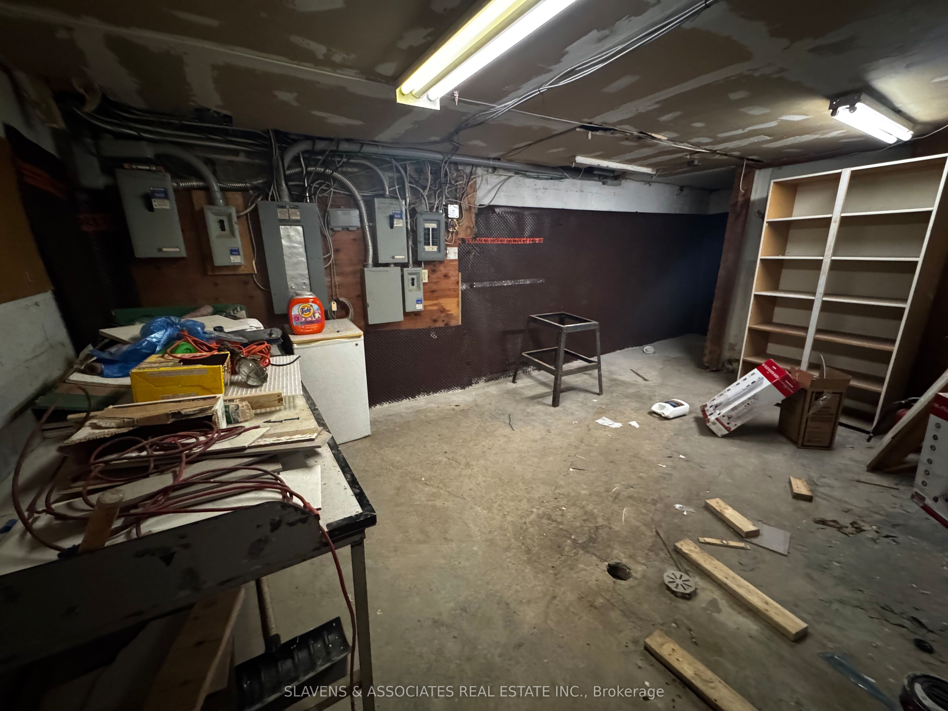 1104 Eglinton Avenue Property Photo 16