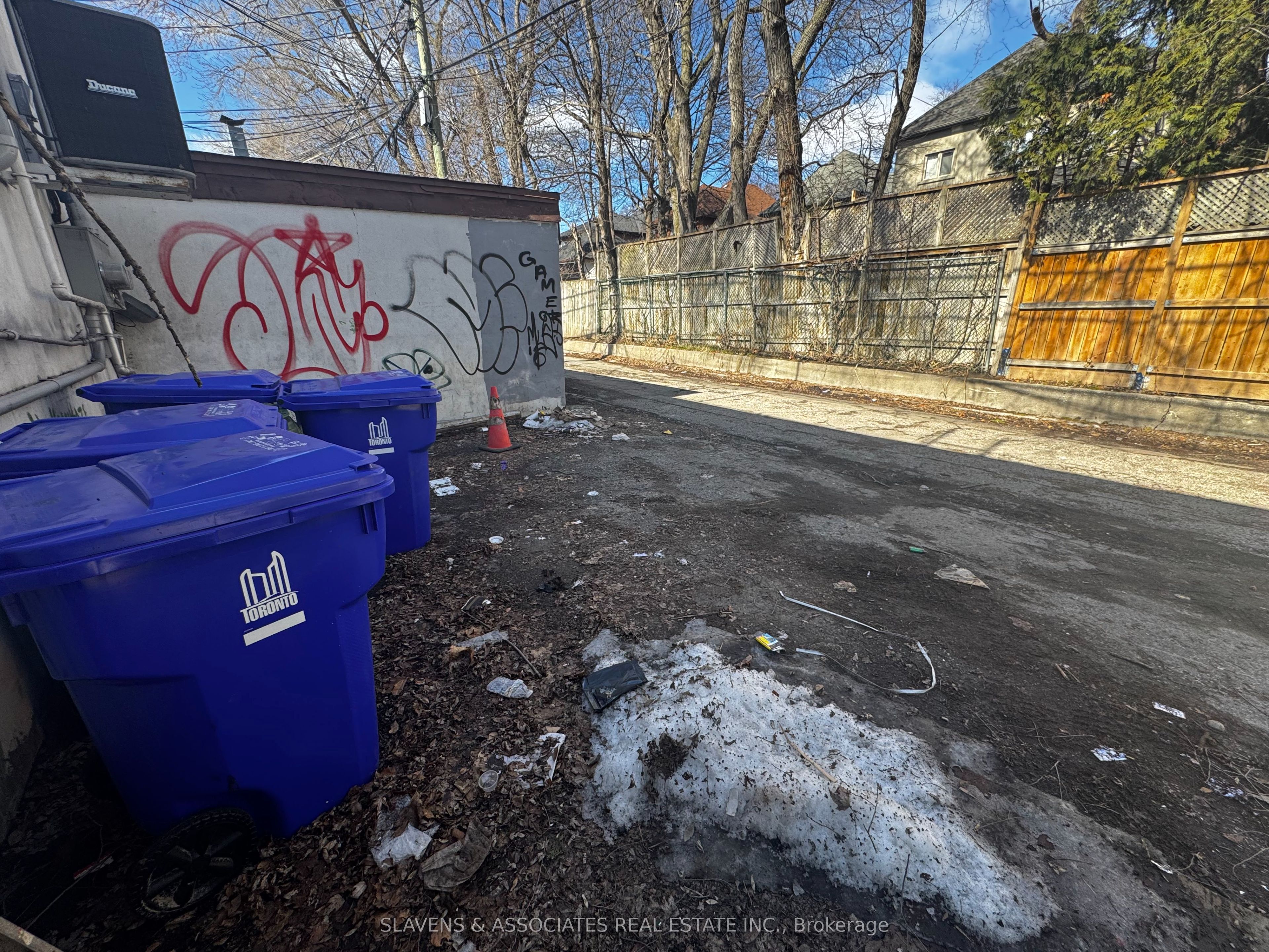 1104 Eglinton Avenue Property Photo 17