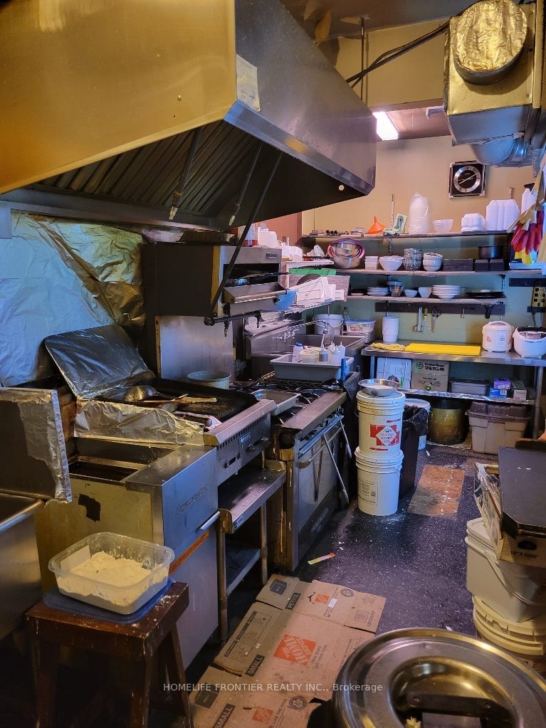 168 Major Street Property Photo 4