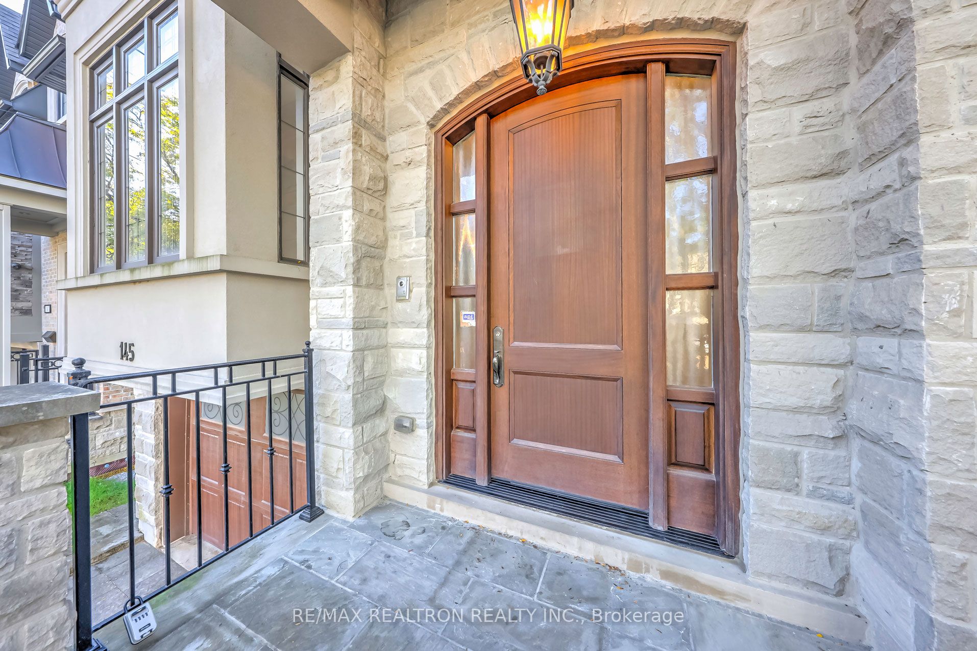 145 Kingsdale Avenue Property Photo 7