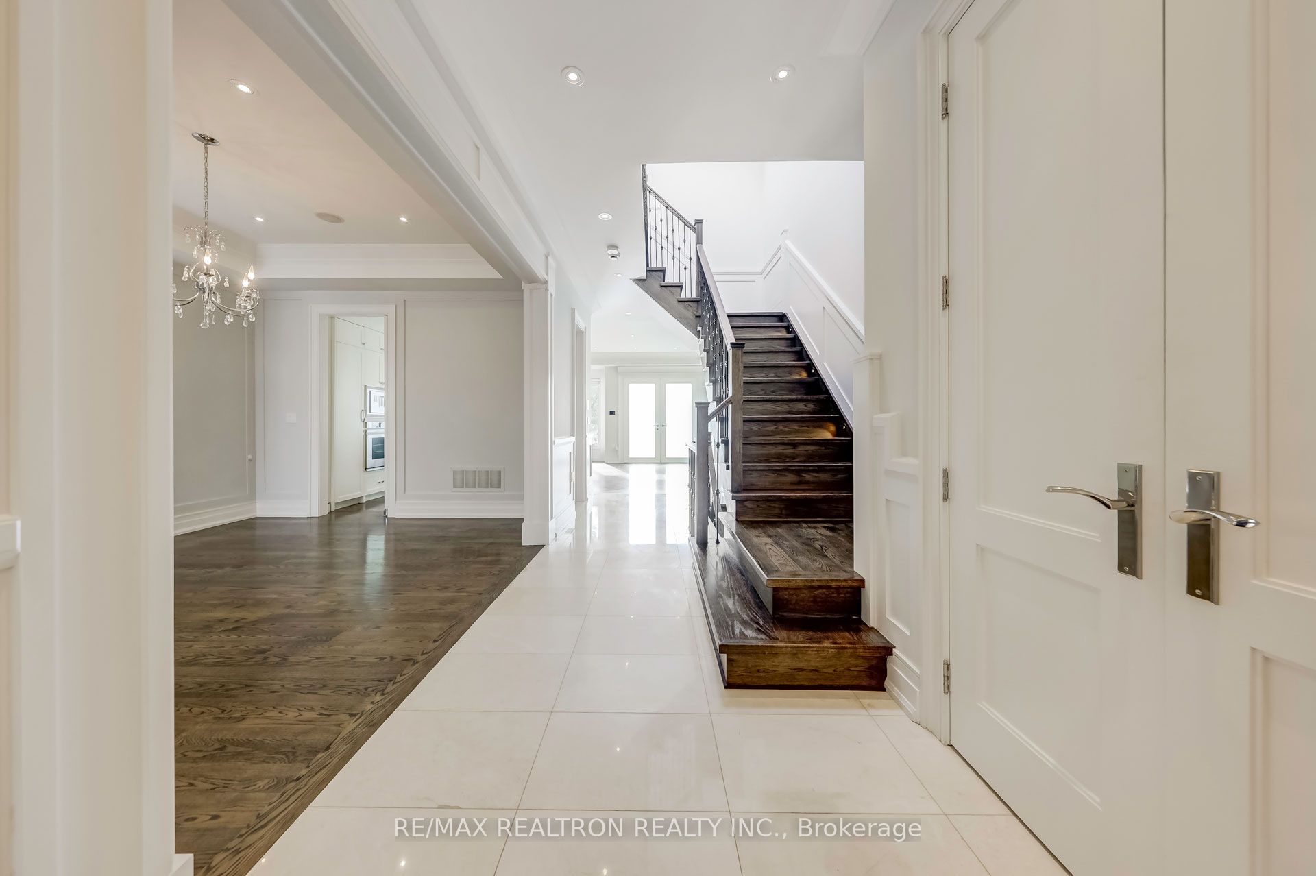 145 Kingsdale Avenue Property Photo 8