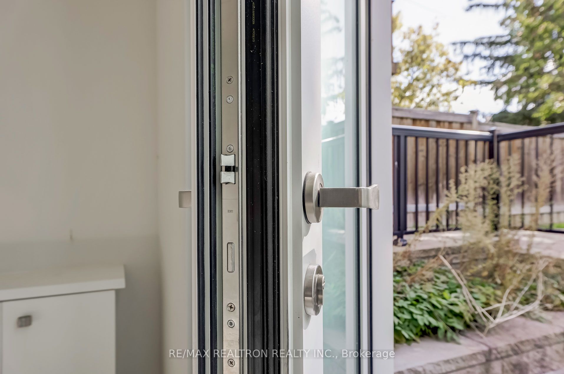 145 Kingsdale Avenue Property Photo 35