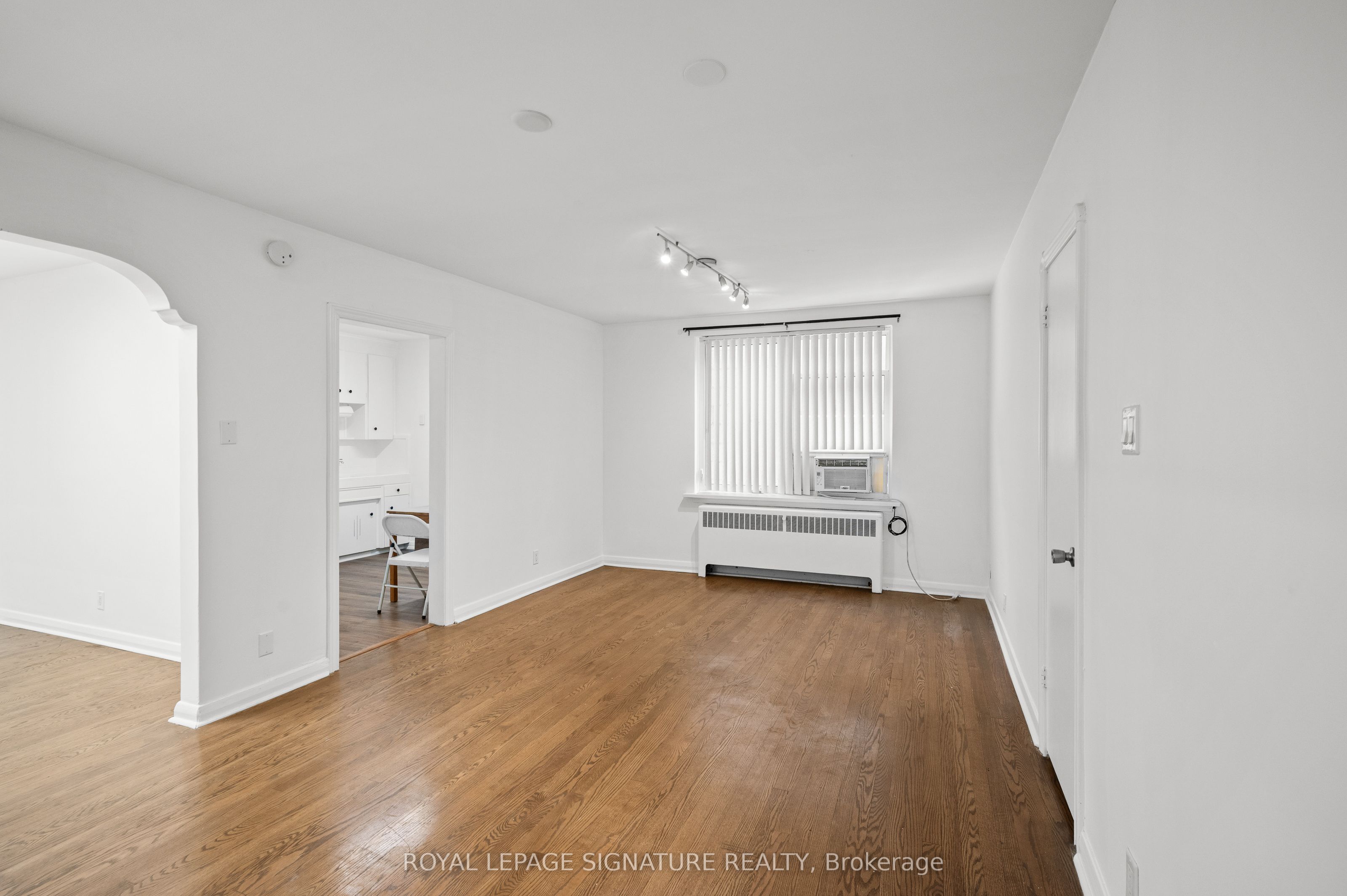 #2nd Floor - 1138 Eglinton Avenue Property Photo 5