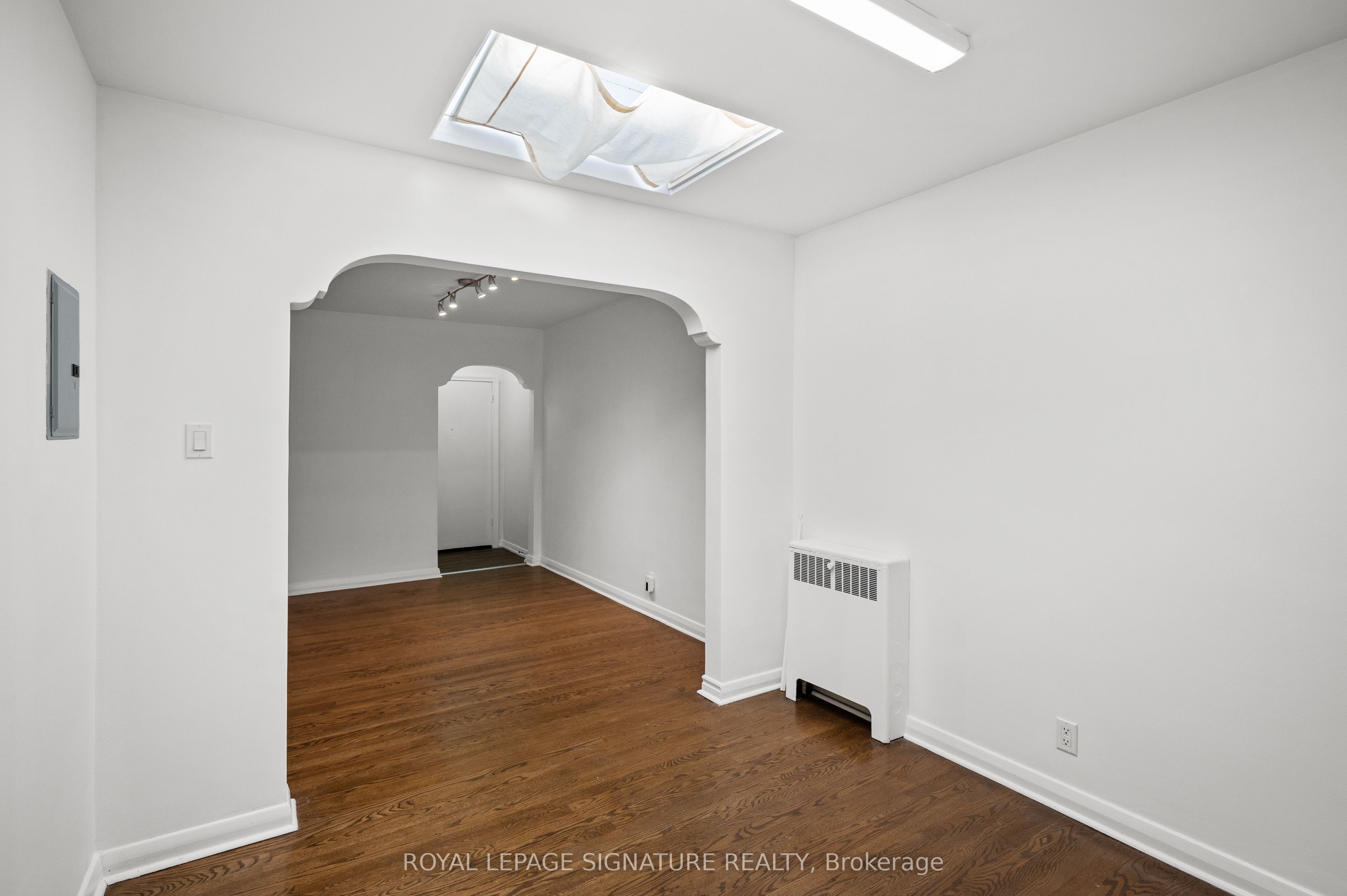 #2nd Floor - 1138 Eglinton Avenue Property Photo 9