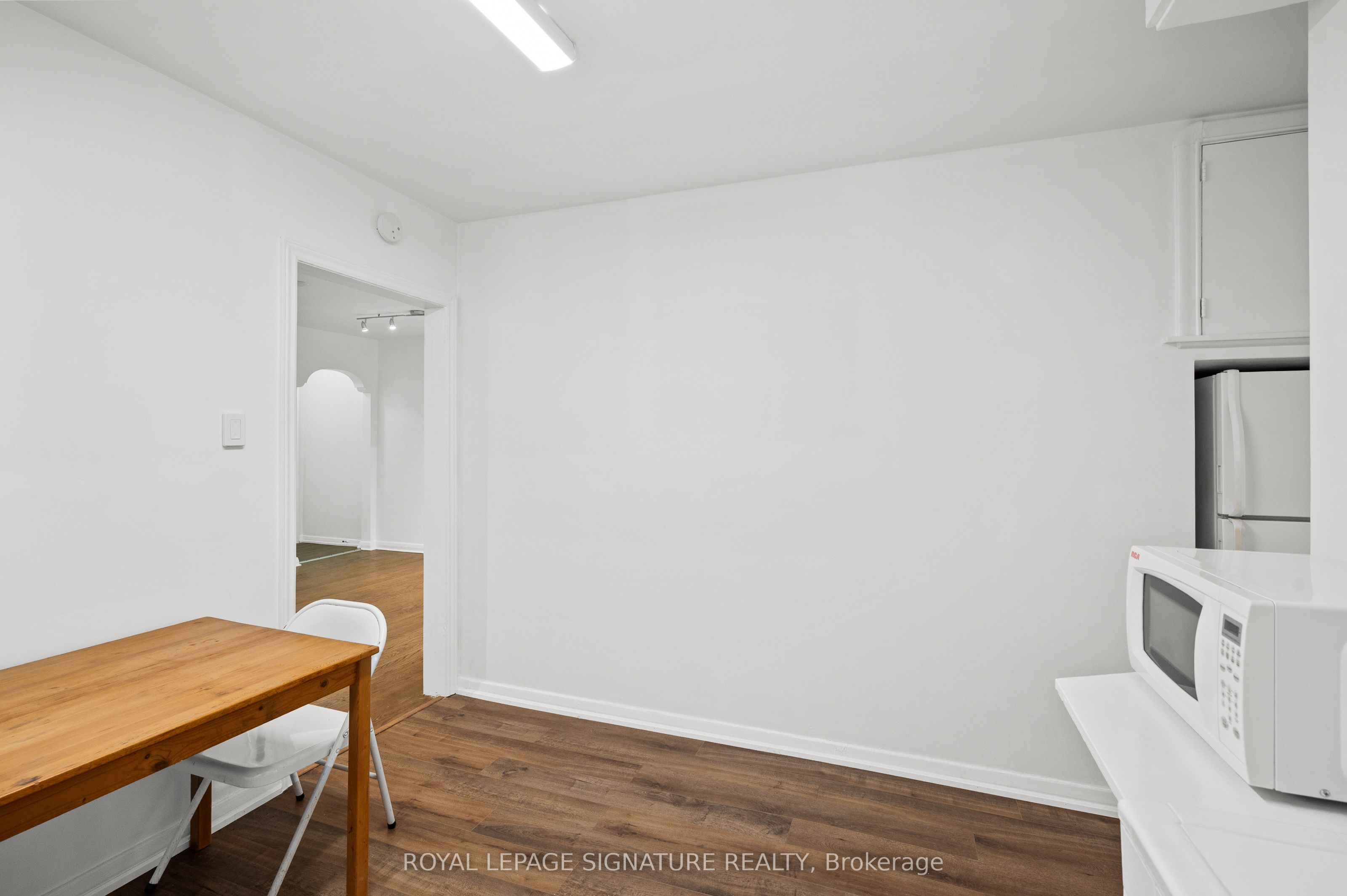 #2nd Floor - 1138 Eglinton Avenue Property Photo 13