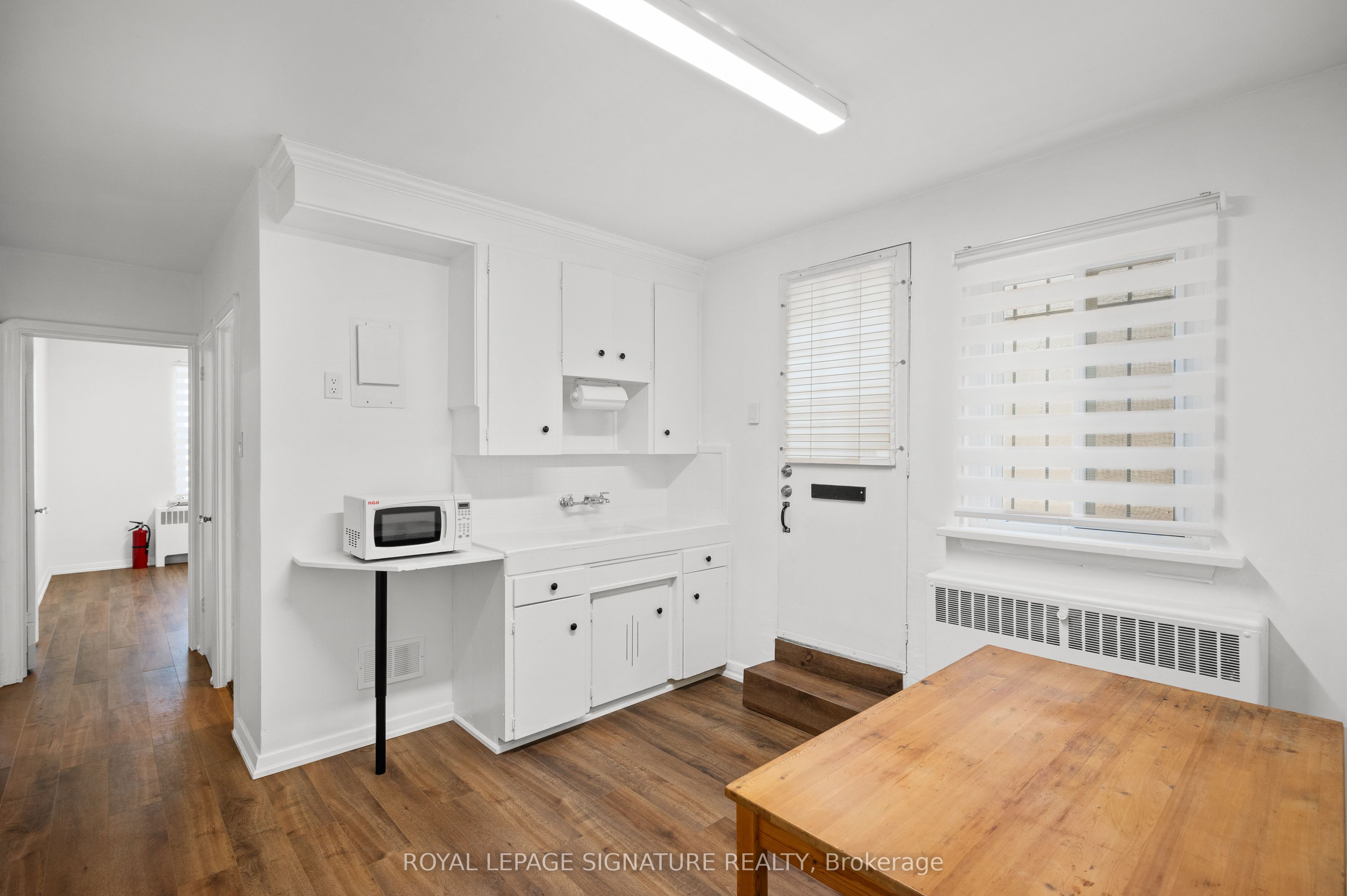#2nd Floor - 1138 Eglinton Avenue Property Photo 16
