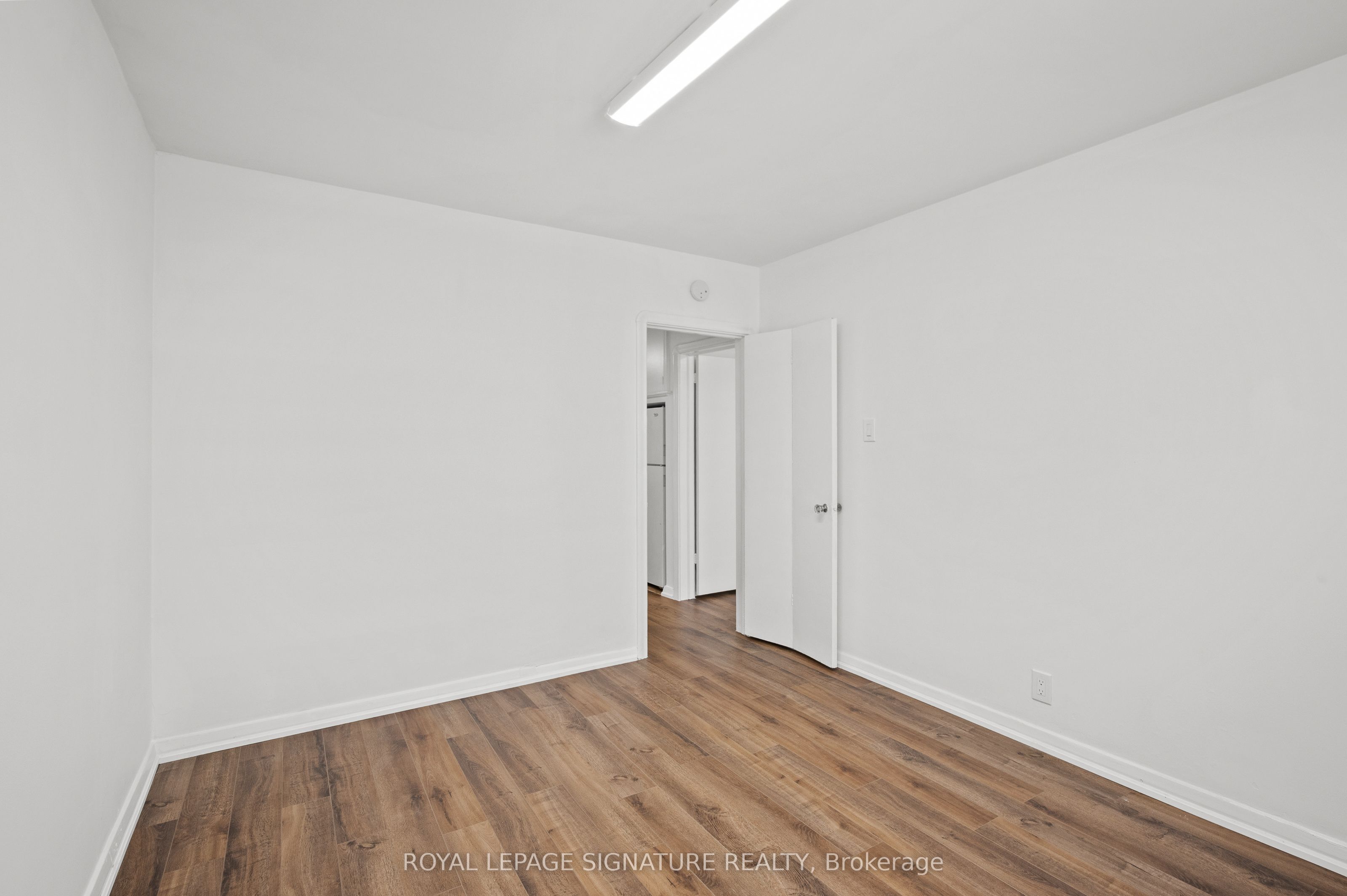 #2nd Floor - 1138 Eglinton Avenue Property Photo 20