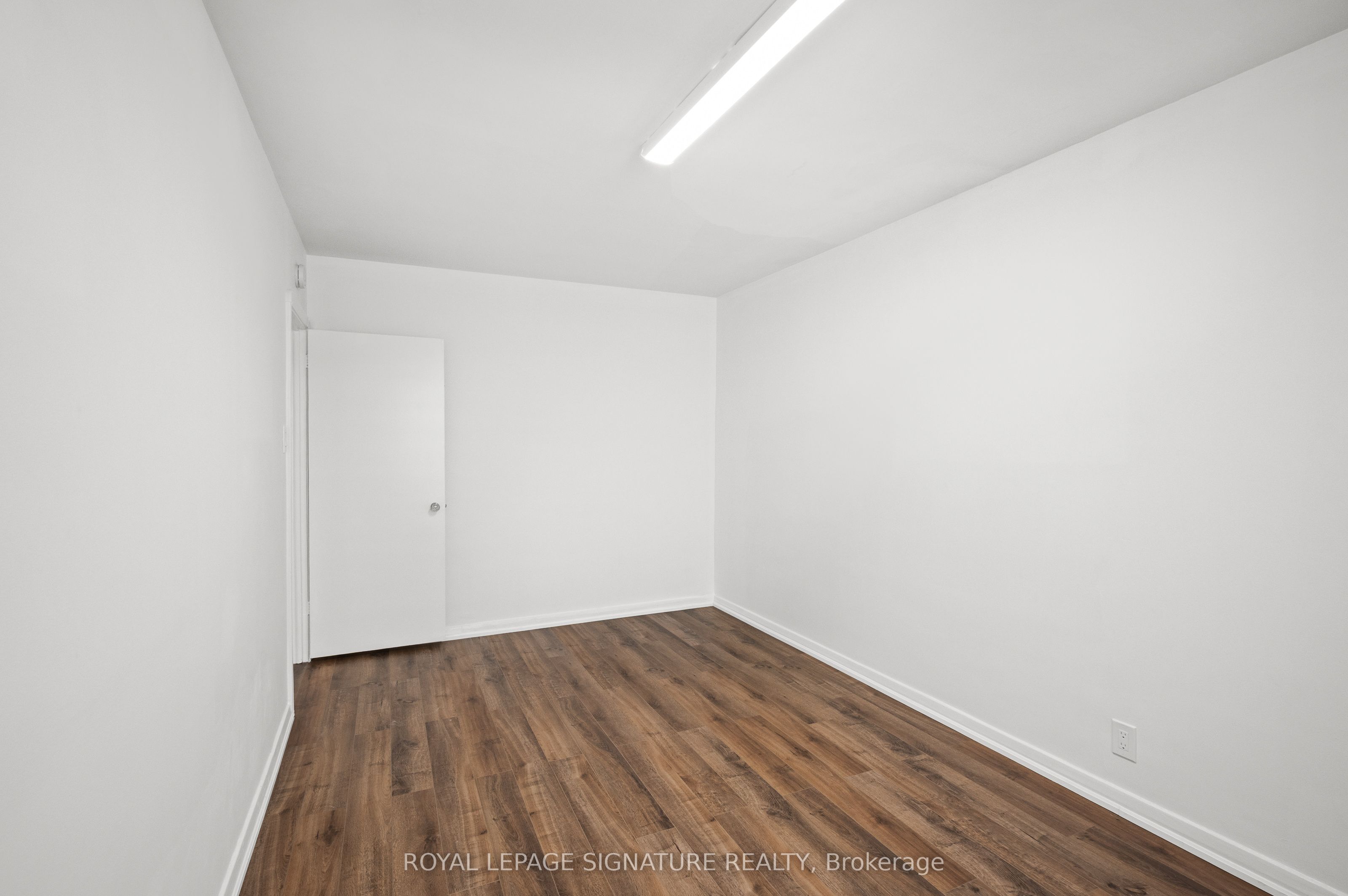 #2nd Floor - 1138 Eglinton Avenue Property Photo 25