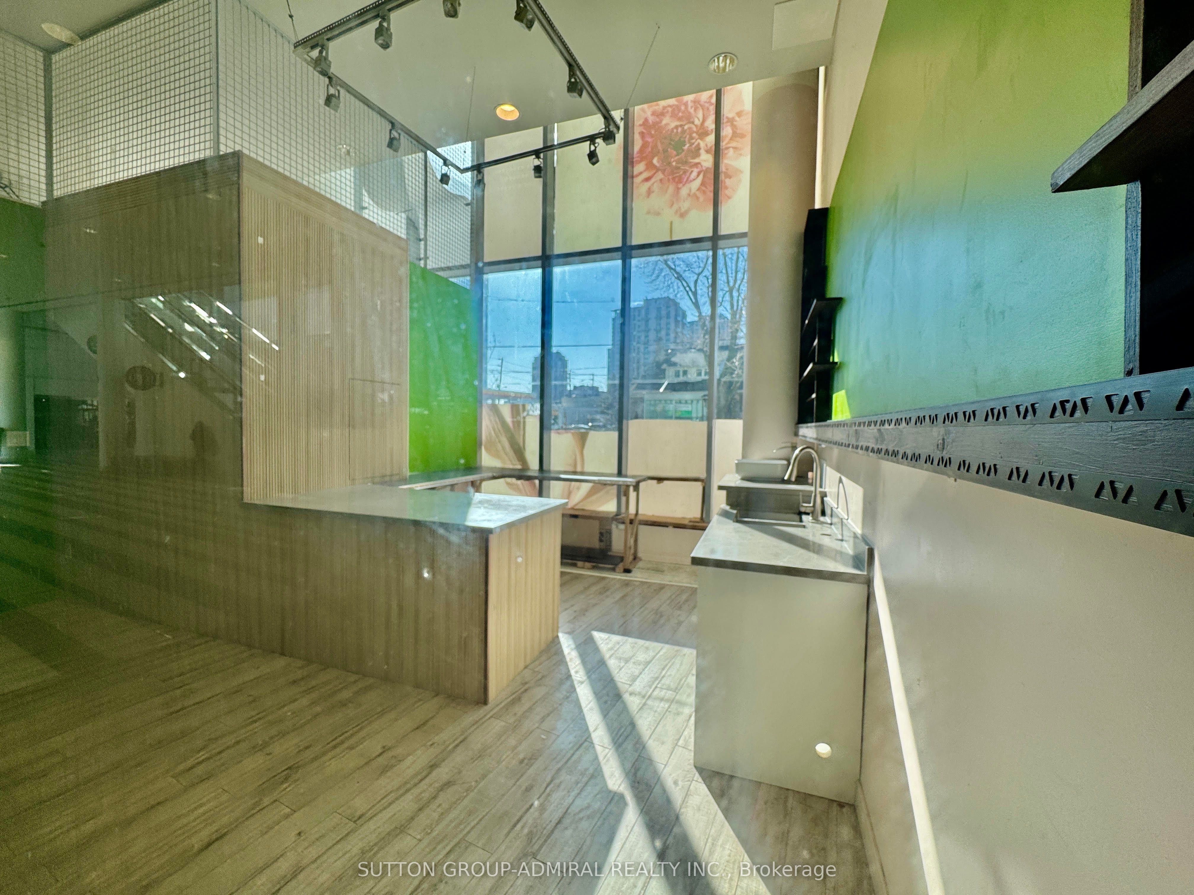 #122 - 4750 Yonge Street Property Photo 3