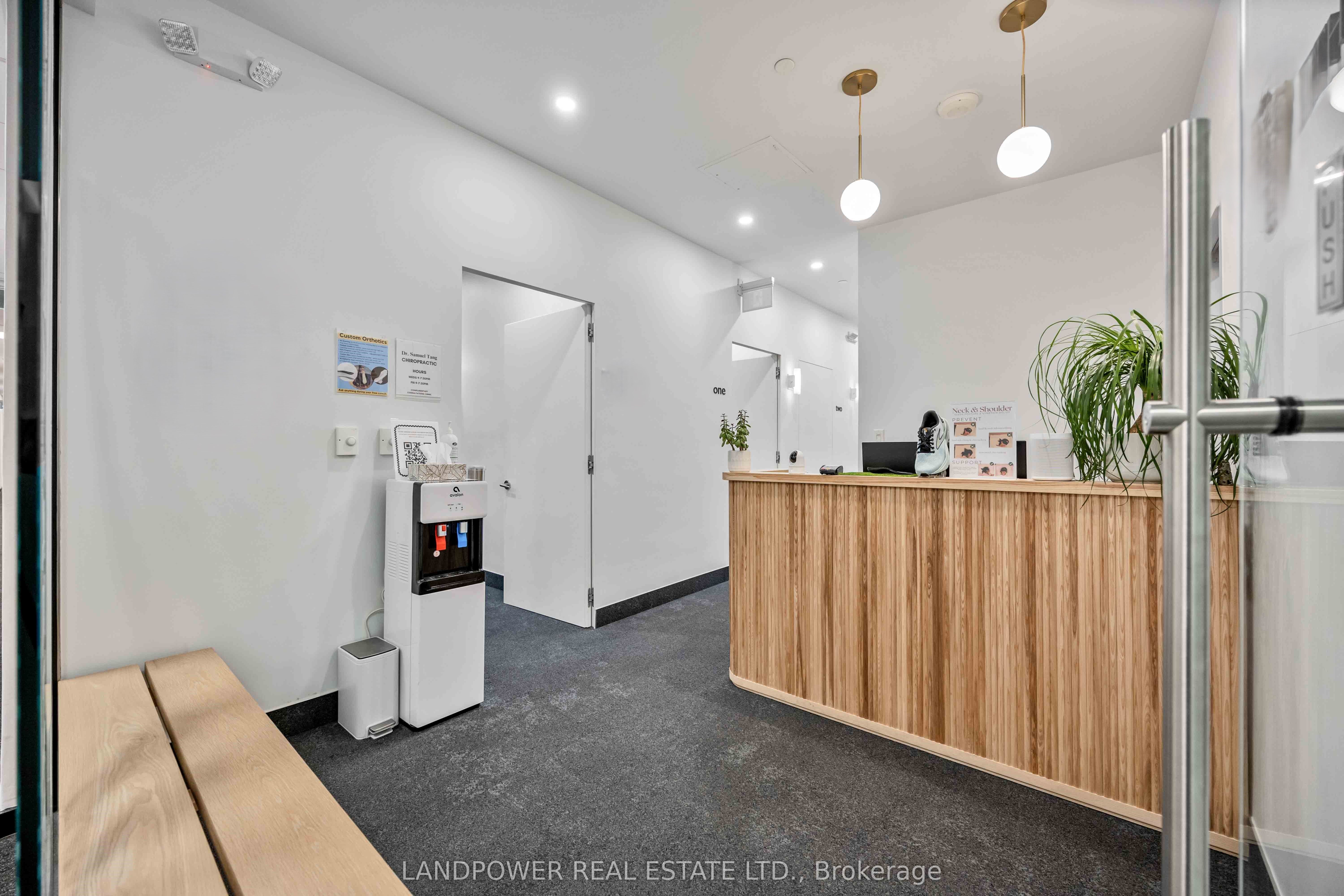 15 Wellesley Street W 220-221 Property Photo 2