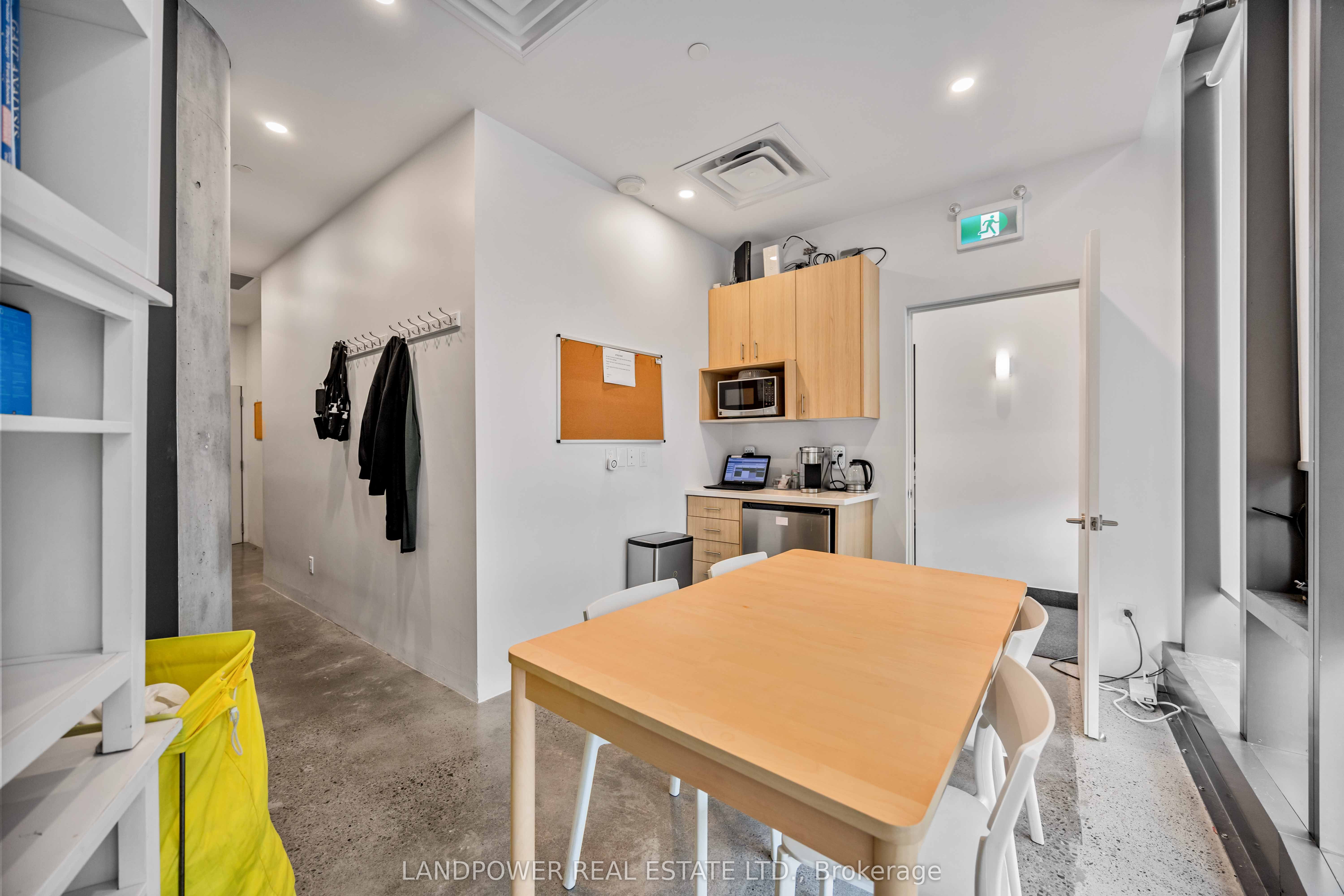 #220-221 - 15 Wellesley Street Property Photo 11