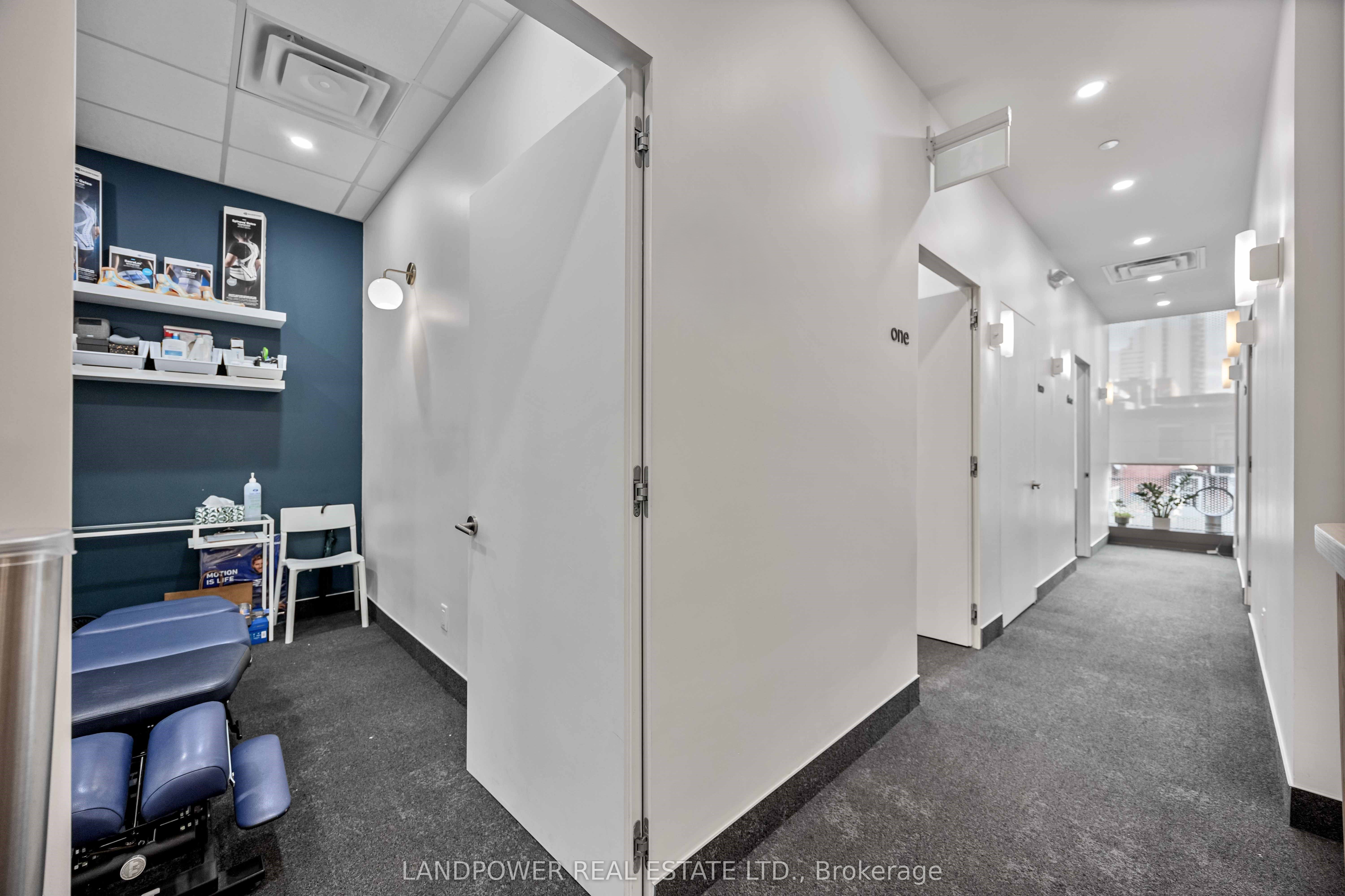 #220-221 - 15 Wellesley Street Property Photo 13