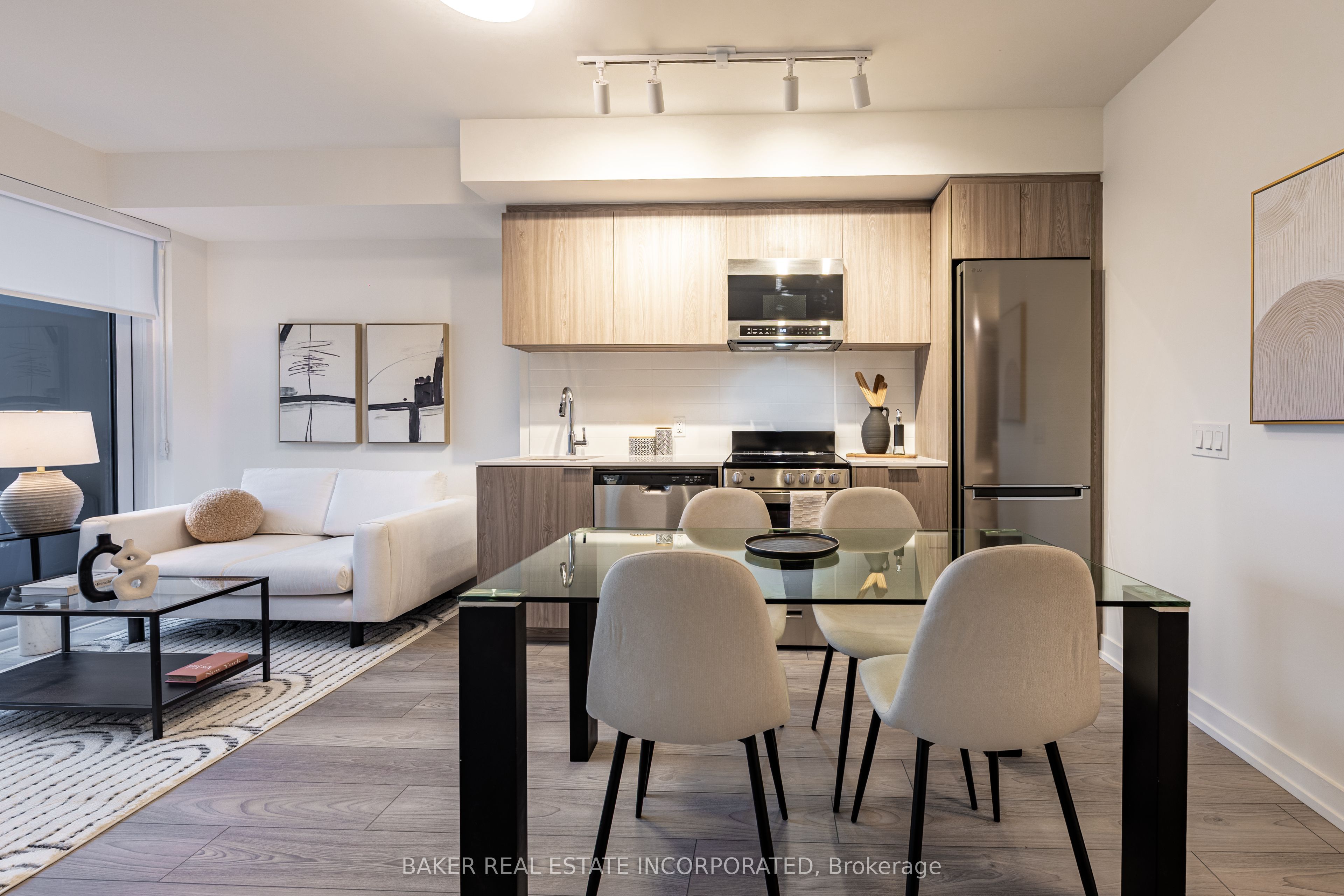 223 Redpath Avenue 1807 Property Photo 4
