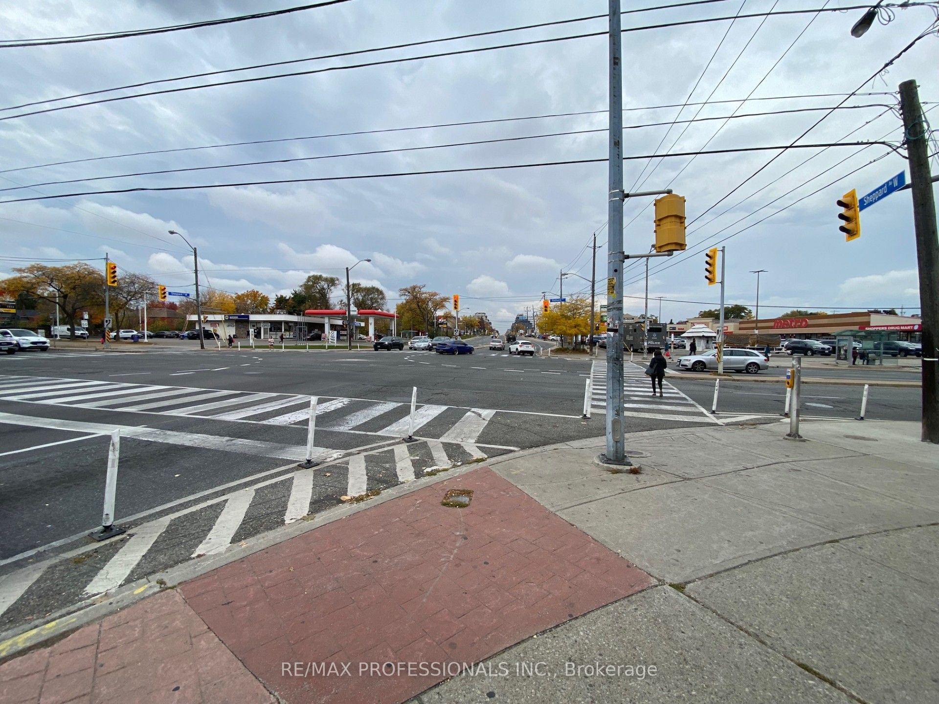 566 Sheppard Avenue Property Photo 2