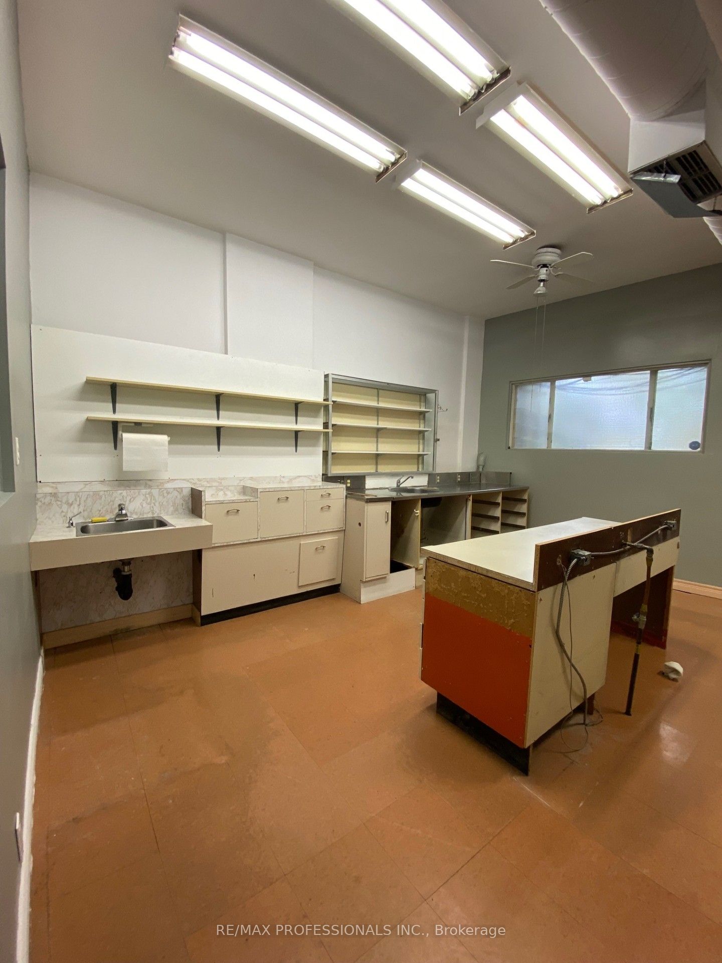 566 Sheppard Avenue Property Photo 13