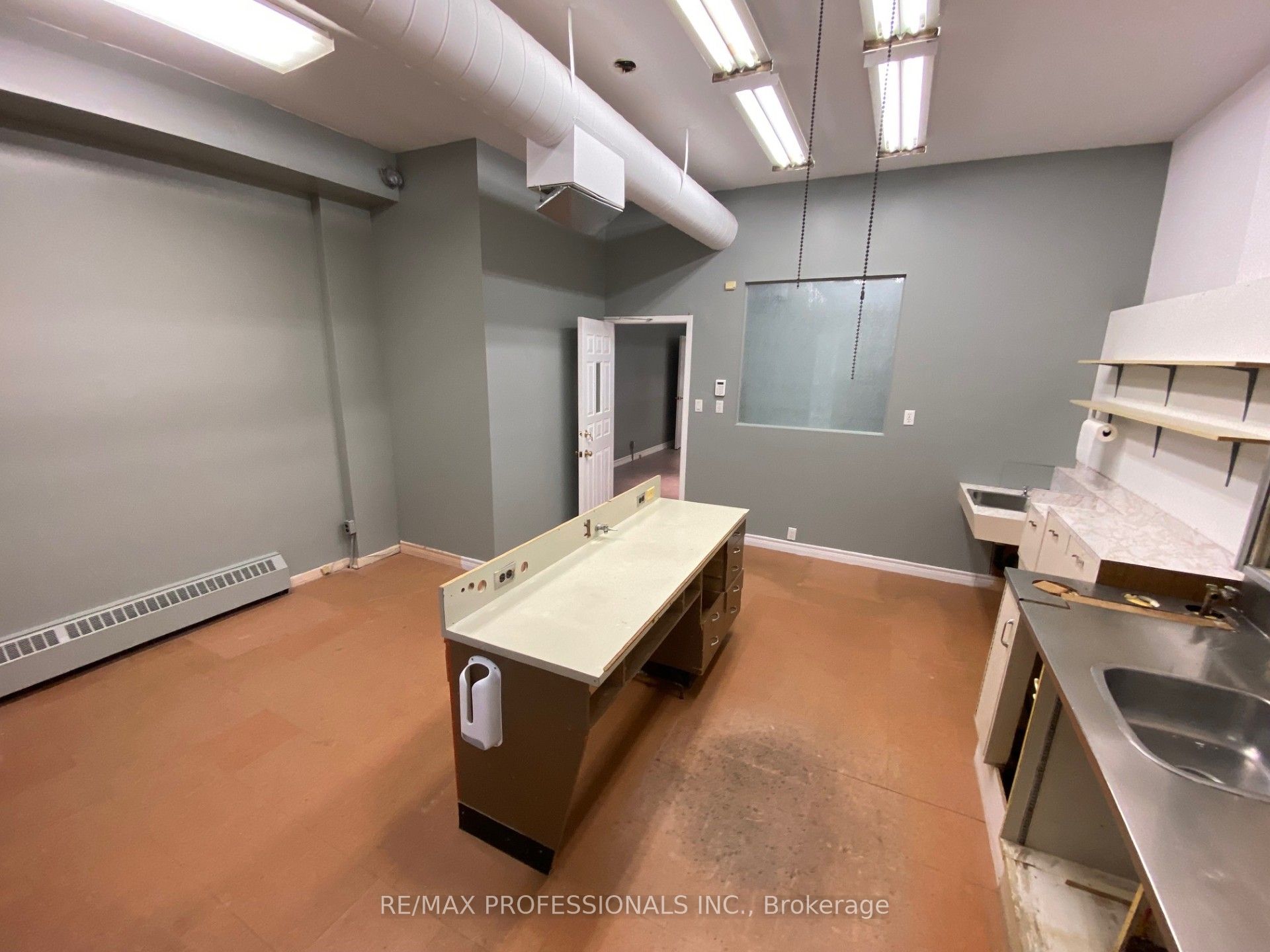 566 Sheppard Avenue Property Photo 14