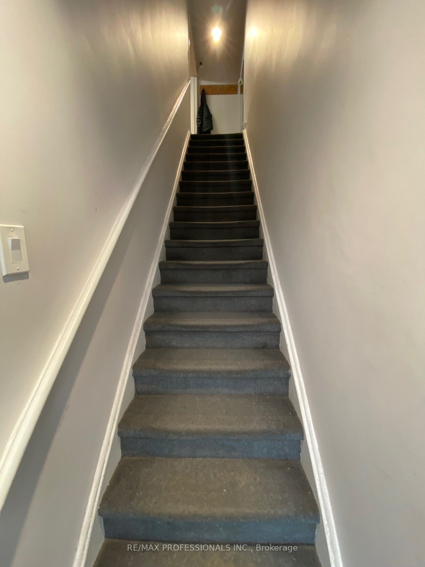 566 Sheppard Avenue Property Photo 18