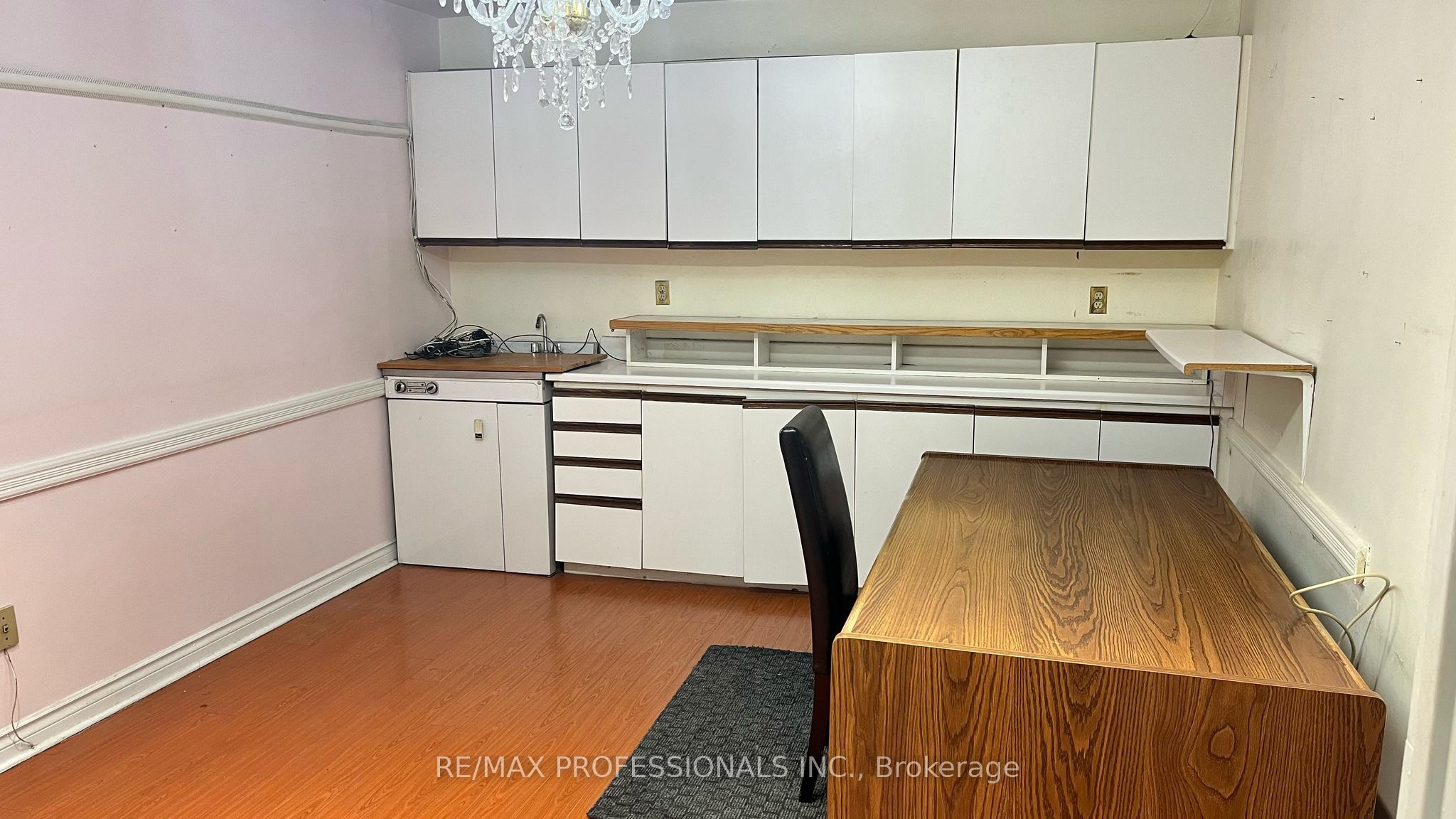 566 Sheppard Avenue Property Photo 24