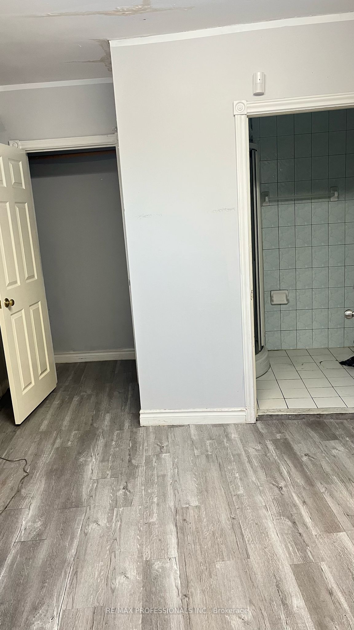 566 Sheppard Avenue Property Photo 26