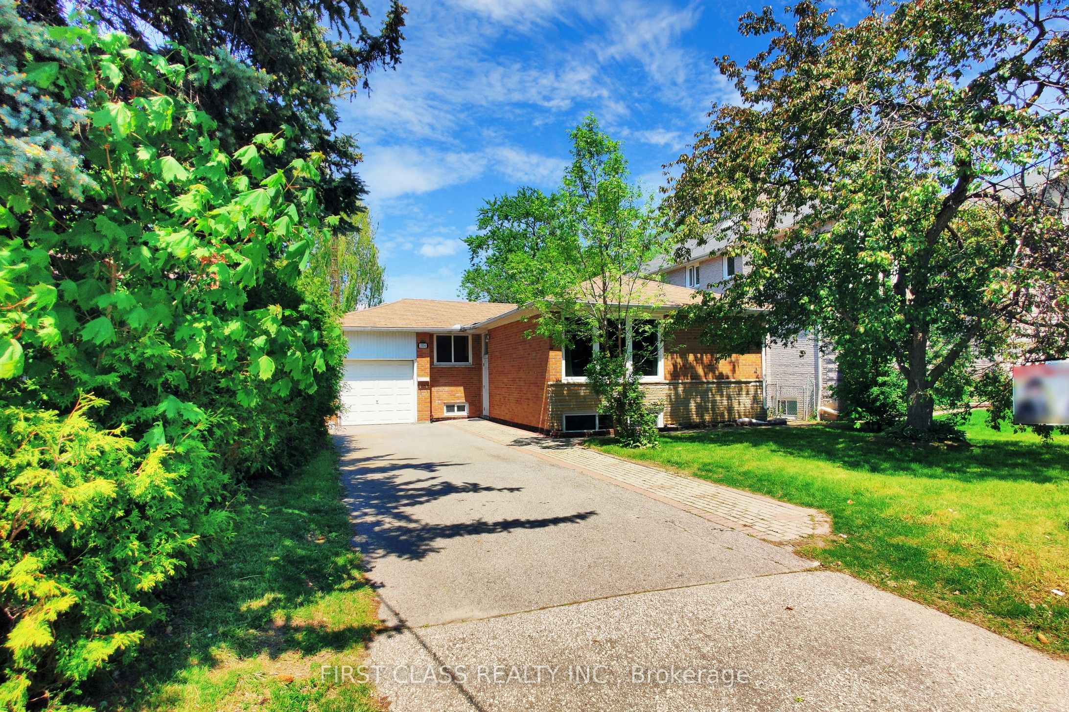204 Pemberton Avenue Property Photo