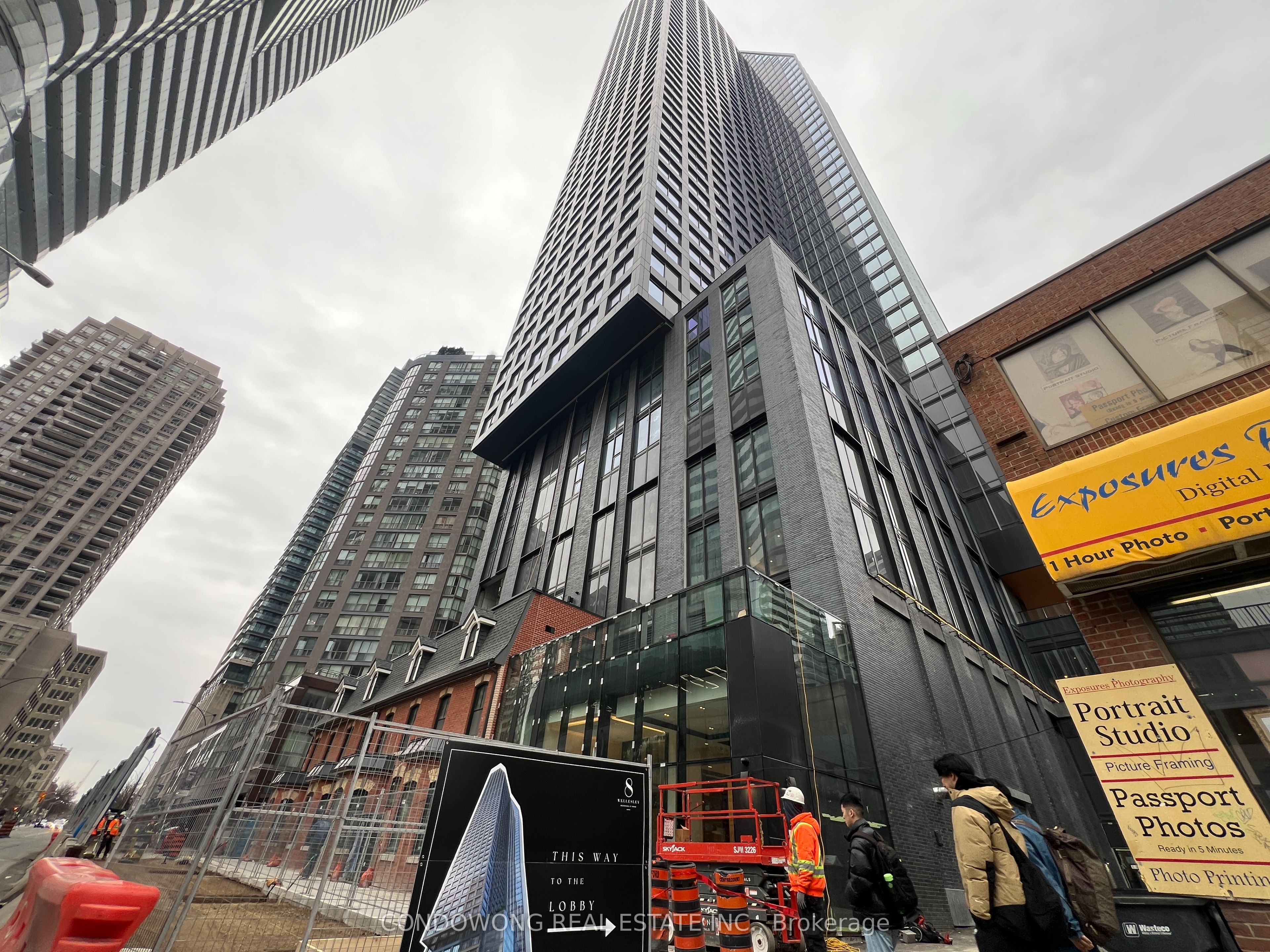 #1805 - 8 Wellesley Street Property Photo 1