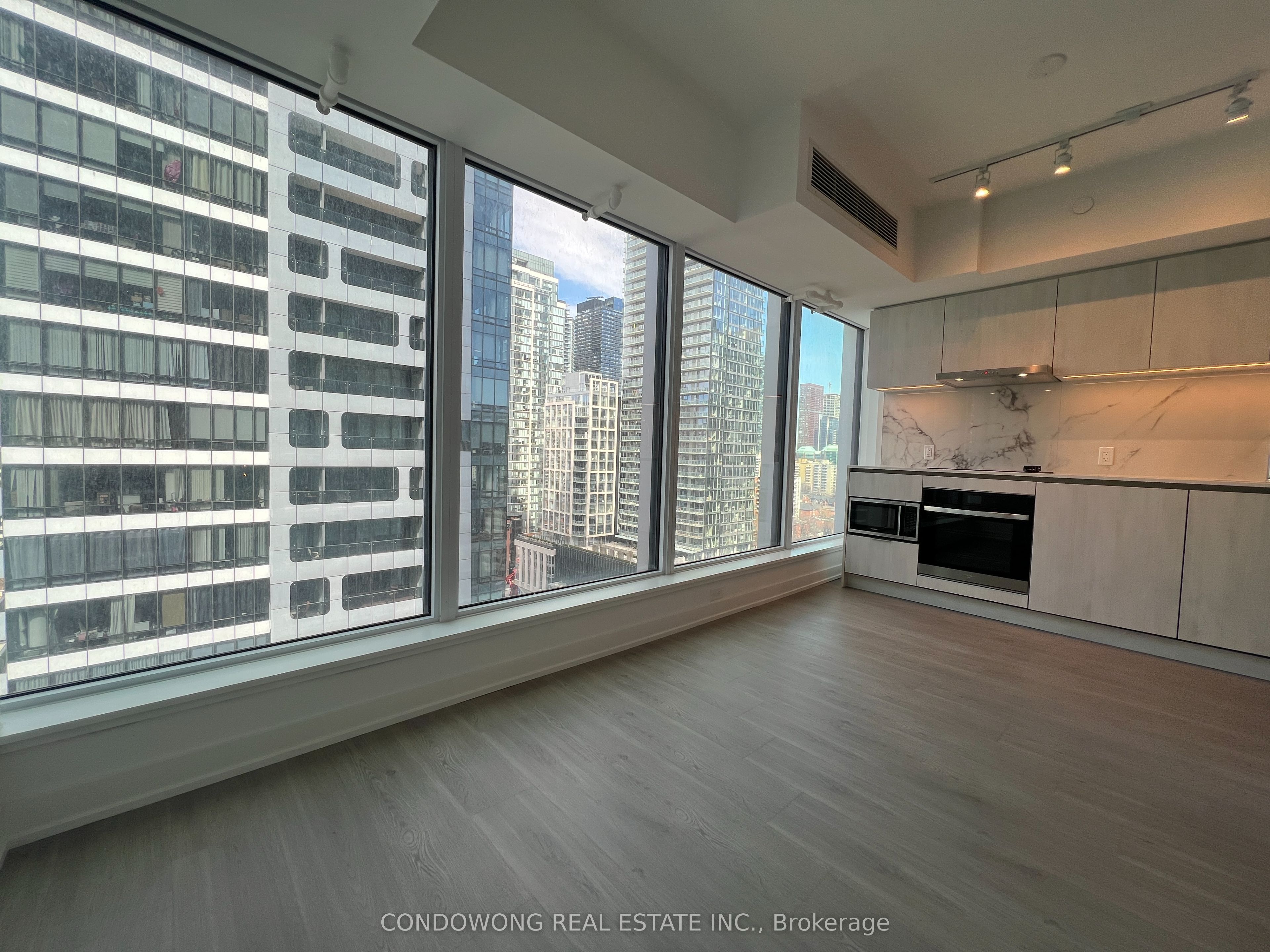 #1805 - 8 Wellesley Street Property Photo 3