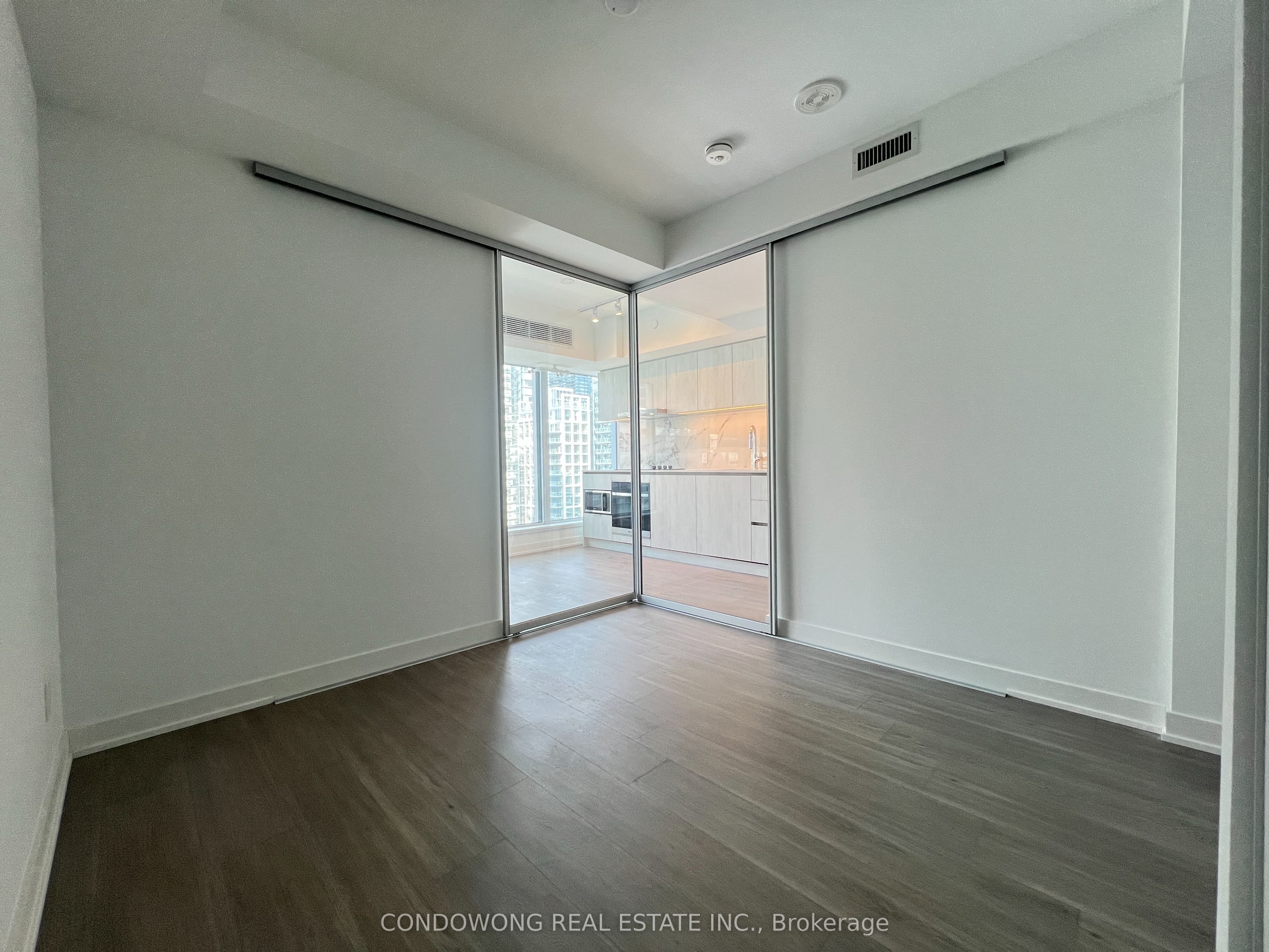 #1805 - 8 Wellesley Street Property Photo 6