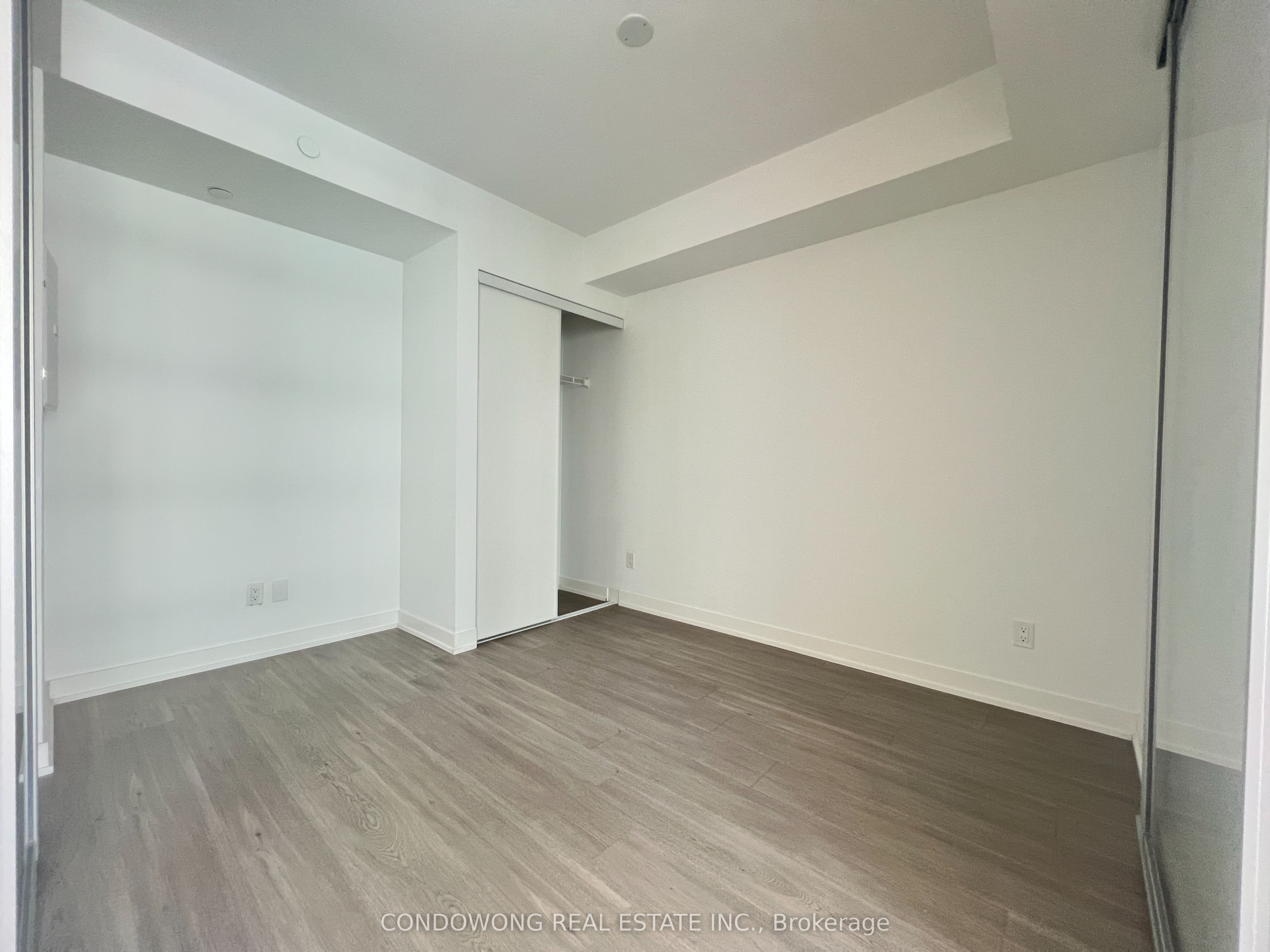 #1805 - 8 Wellesley Street Property Photo 7