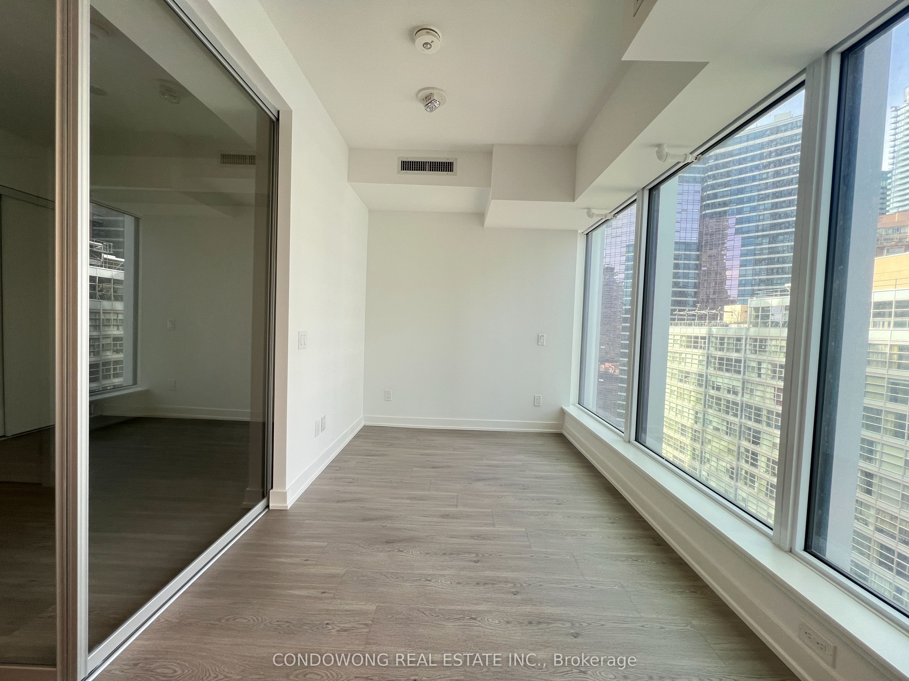 #1805 - 8 Wellesley Street Property Photo 8