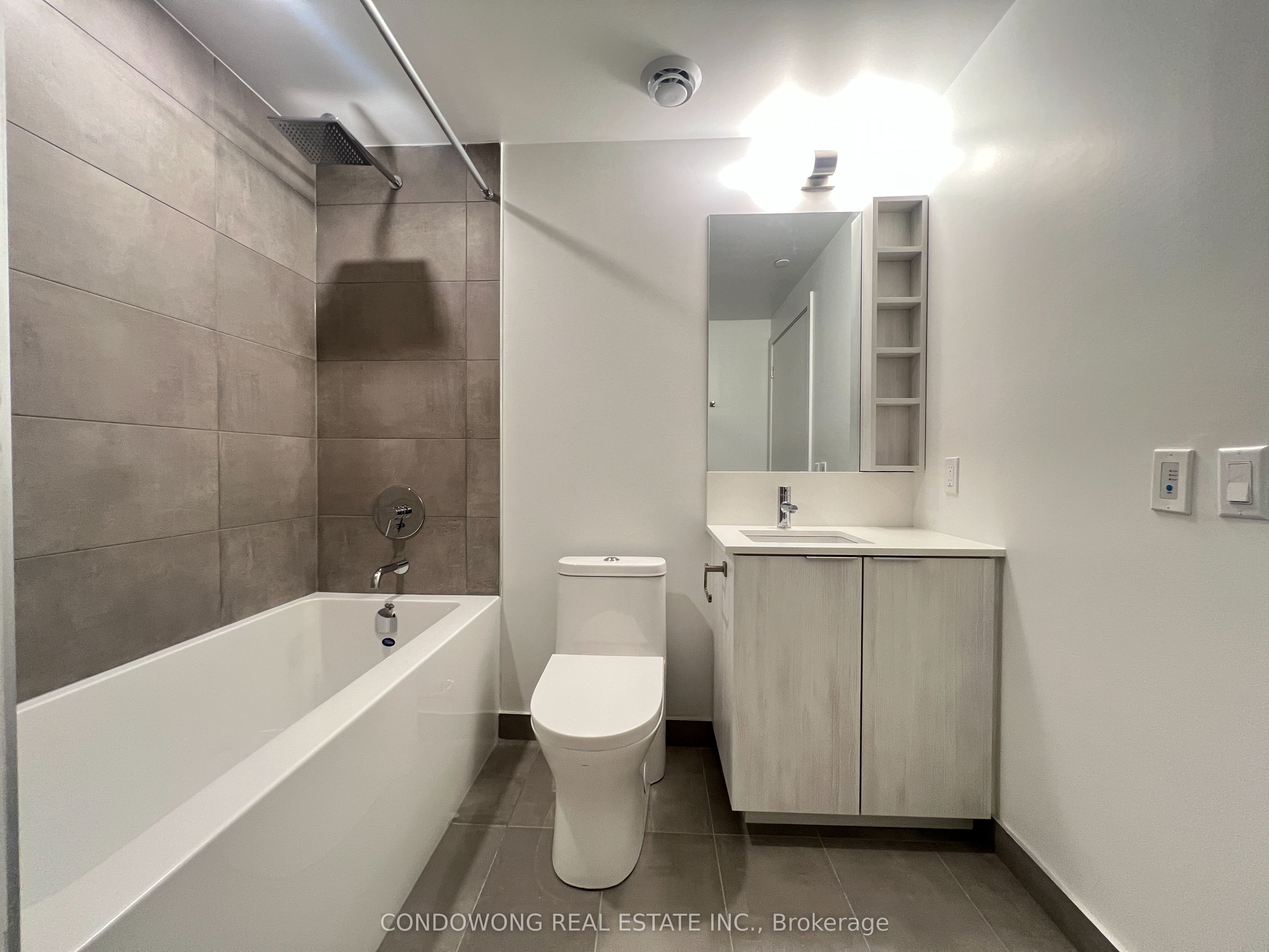 #1805 - 8 Wellesley Street Property Photo 10