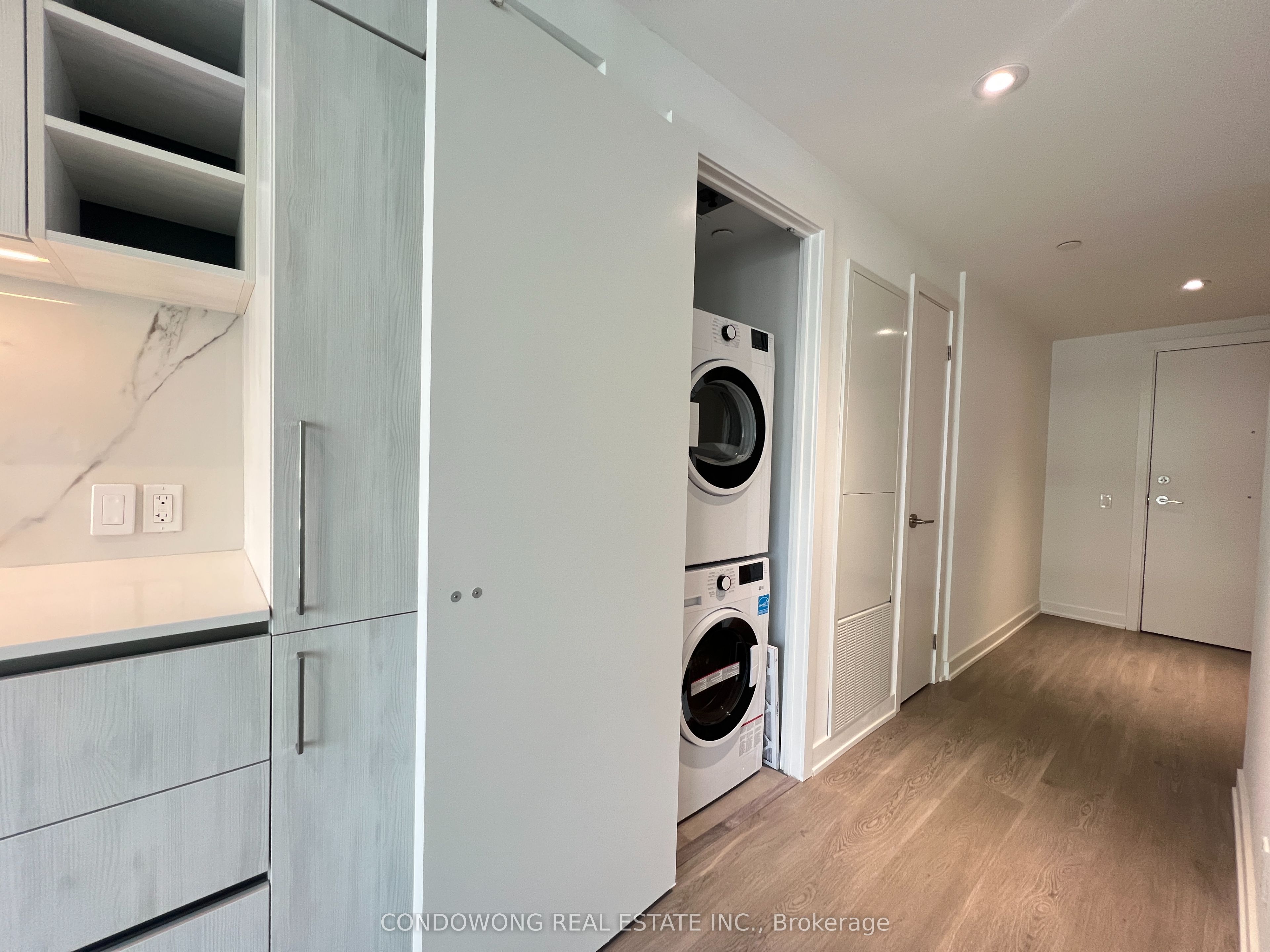 #1805 - 8 Wellesley Street Property Photo 12