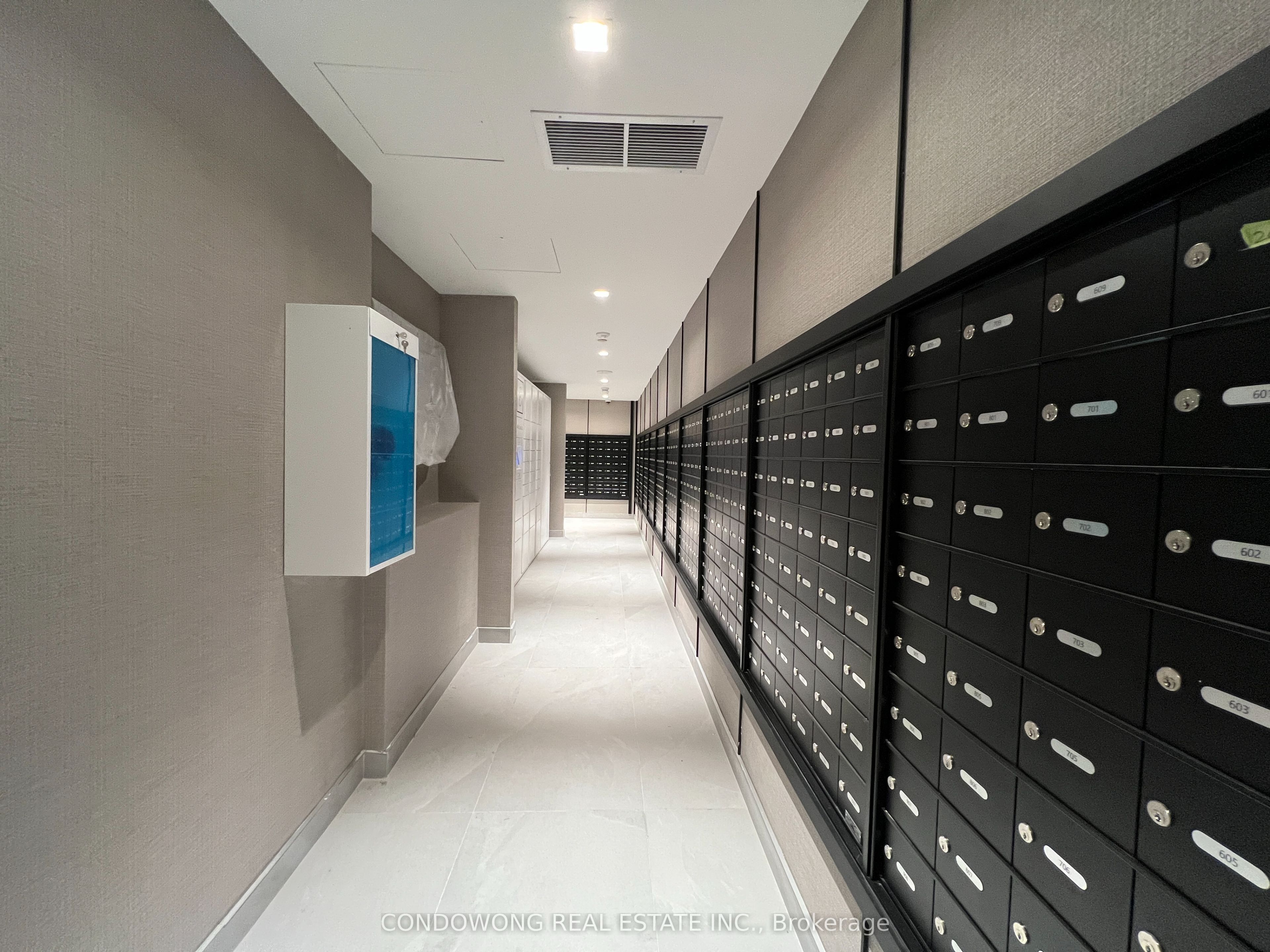 #1805 - 8 Wellesley Street Property Photo 18