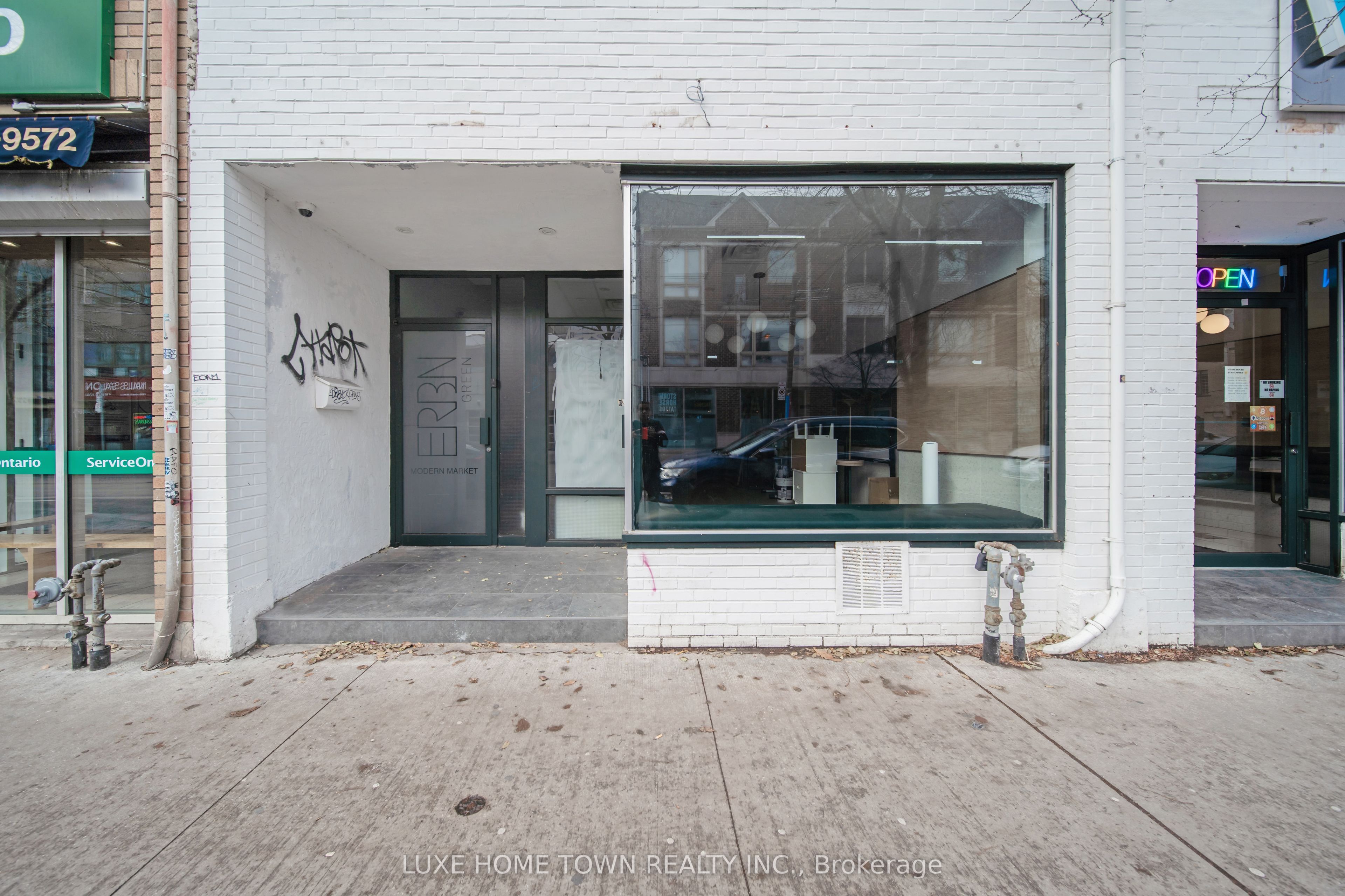 844 Dundas Street Property Photo 6