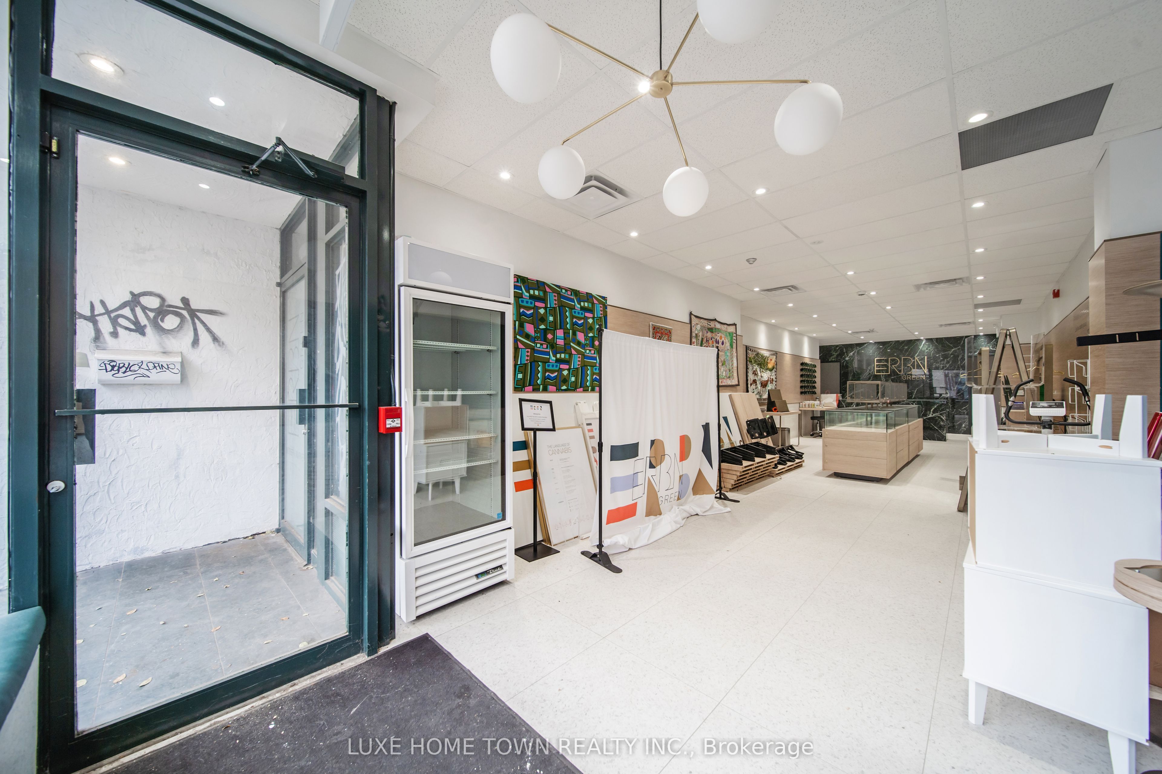 844 Dundas Street Property Photo 10