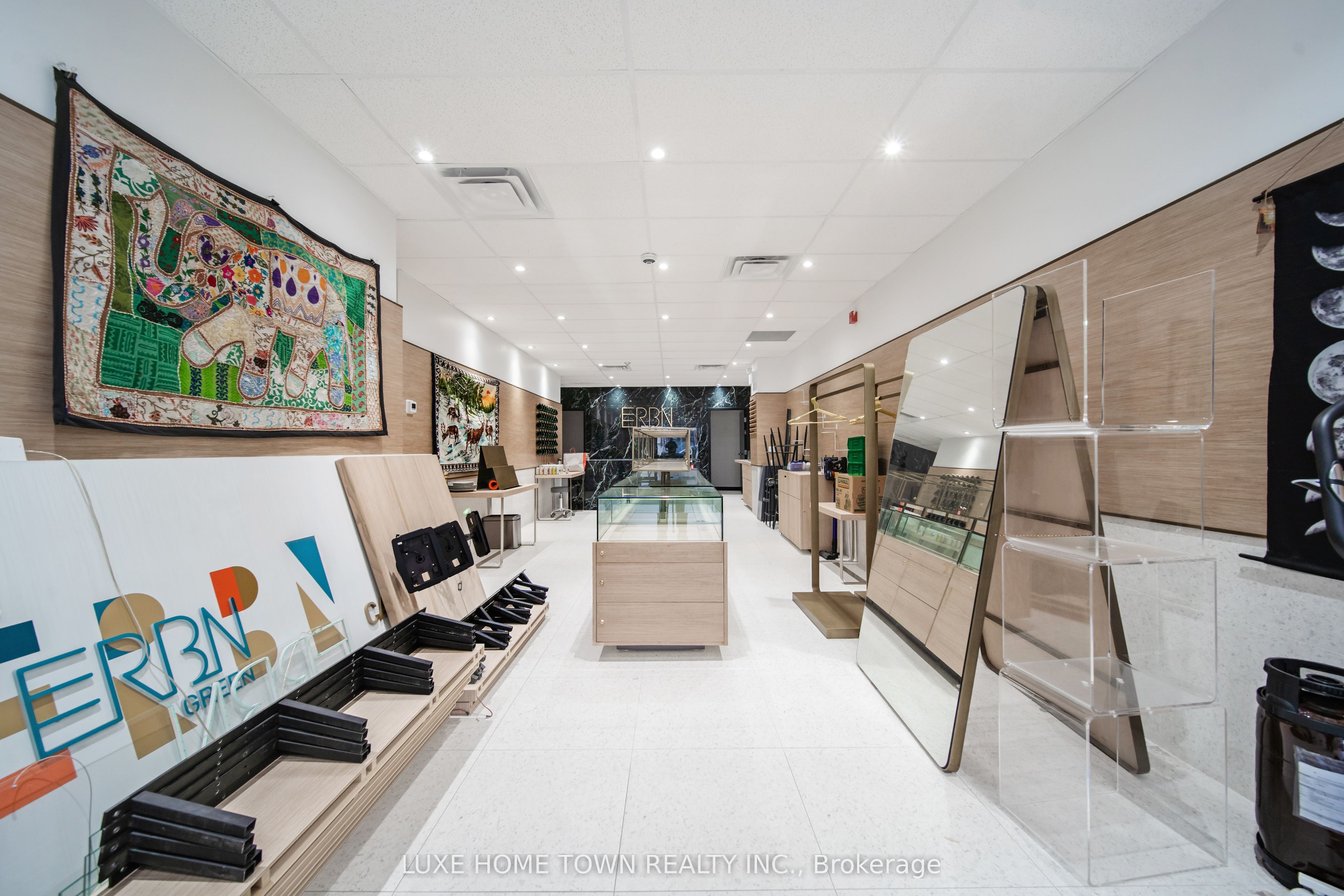 844 Dundas Street Property Photo 12