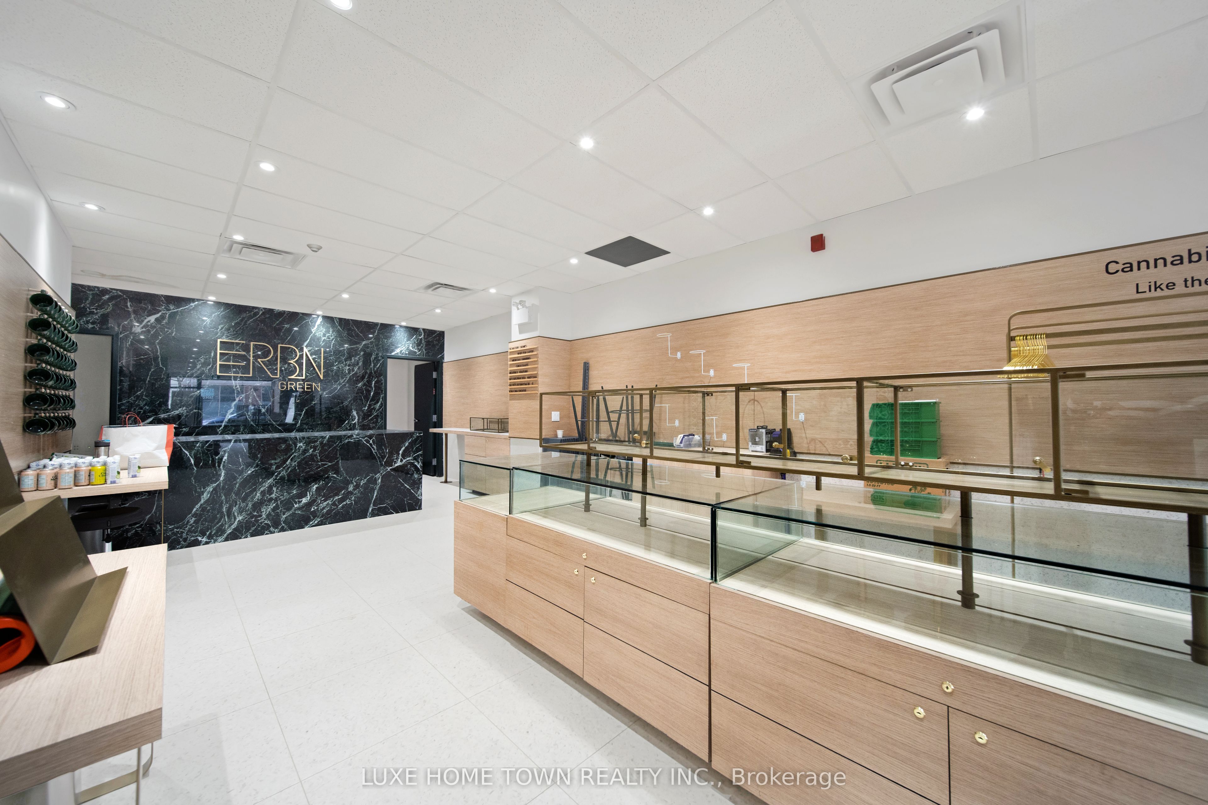 844 Dundas Street Property Photo 13