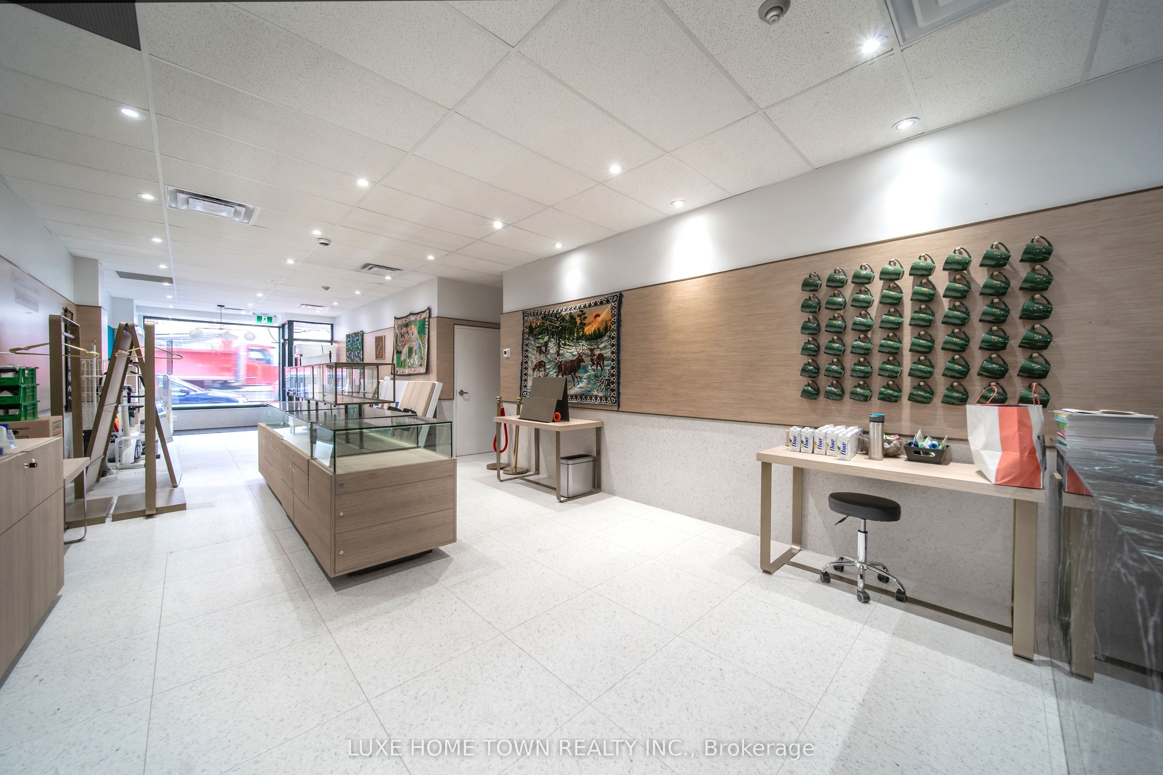 844 Dundas Street Property Photo 15