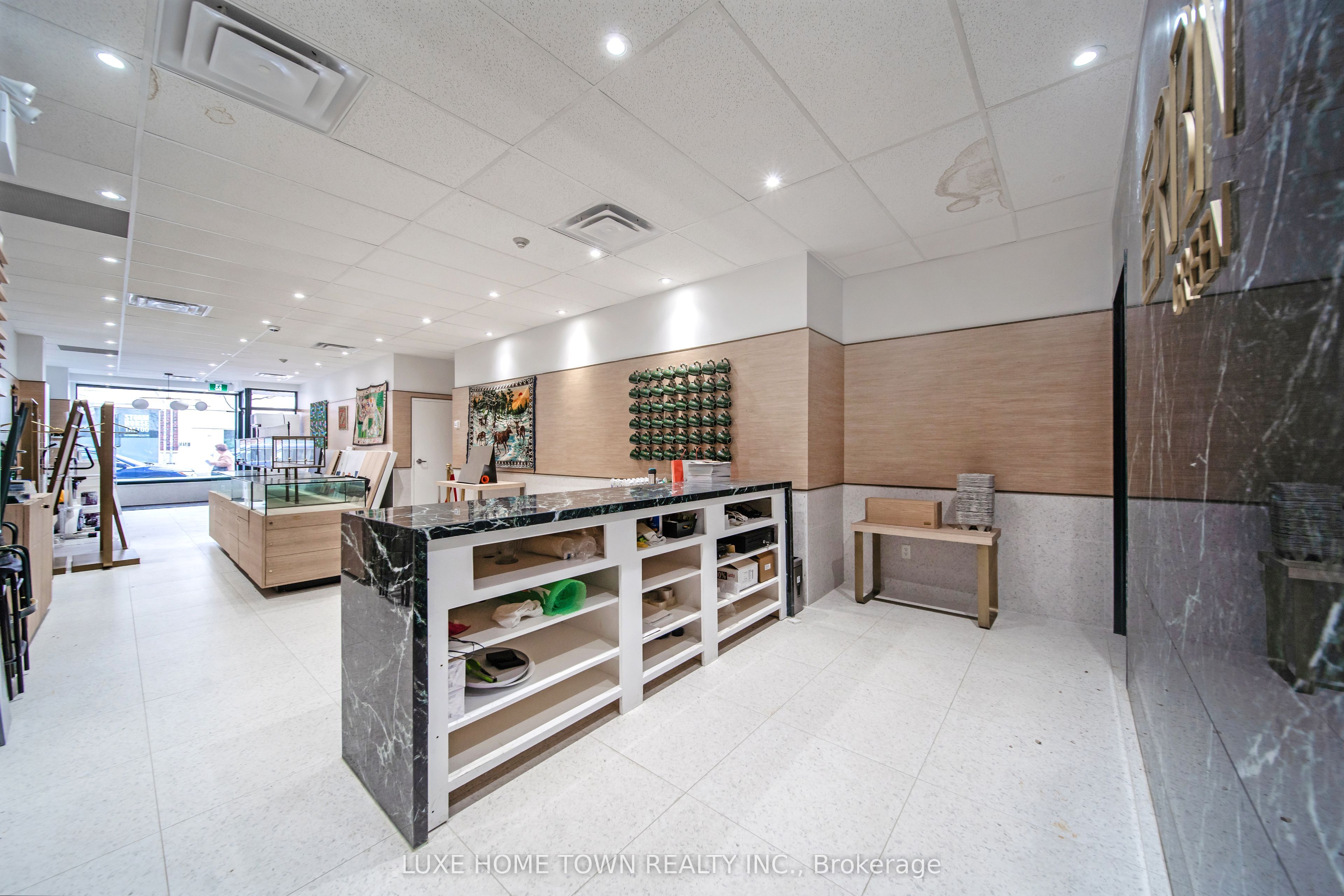 844 Dundas Street Property Photo 18