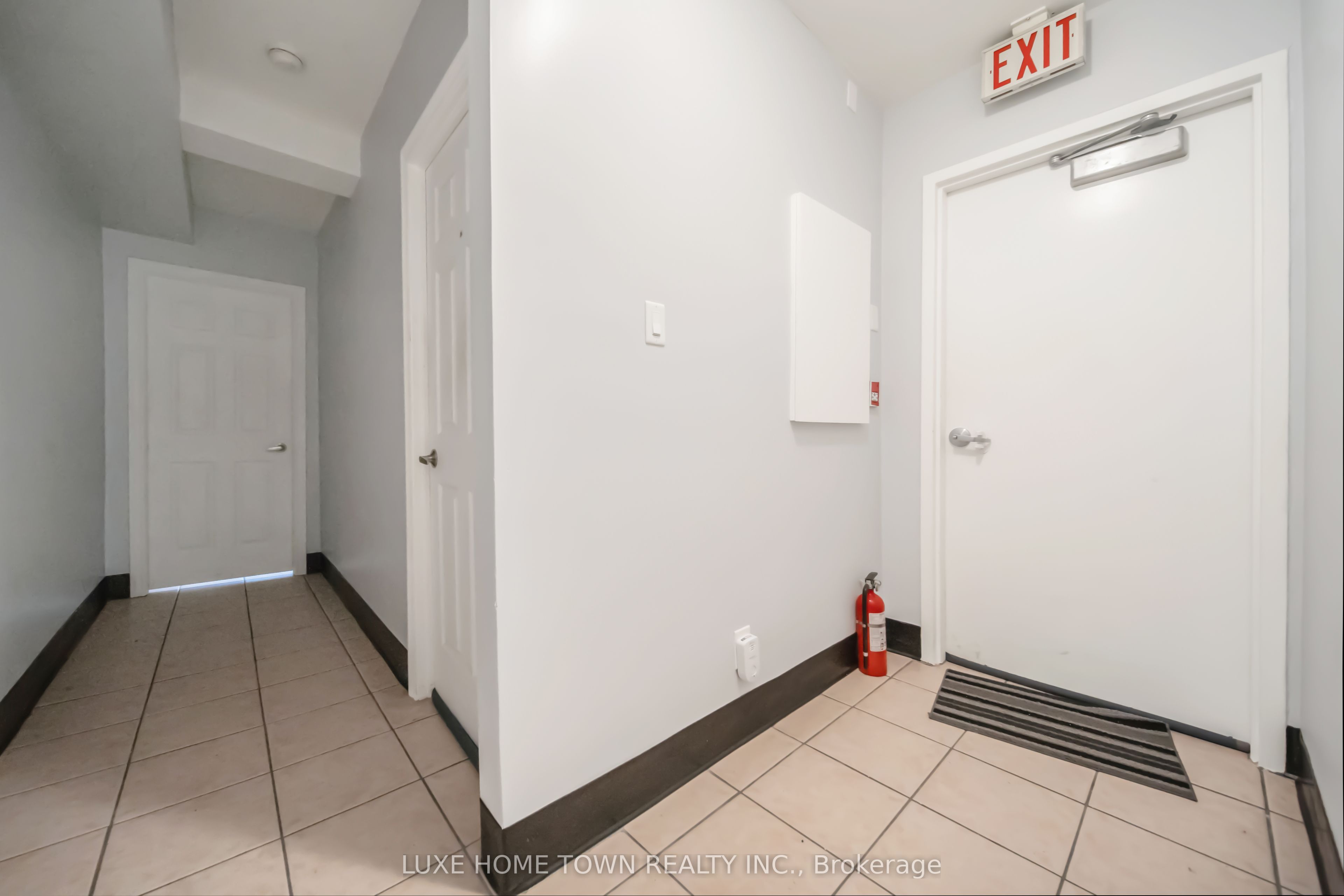844 Dundas Street Property Photo 27