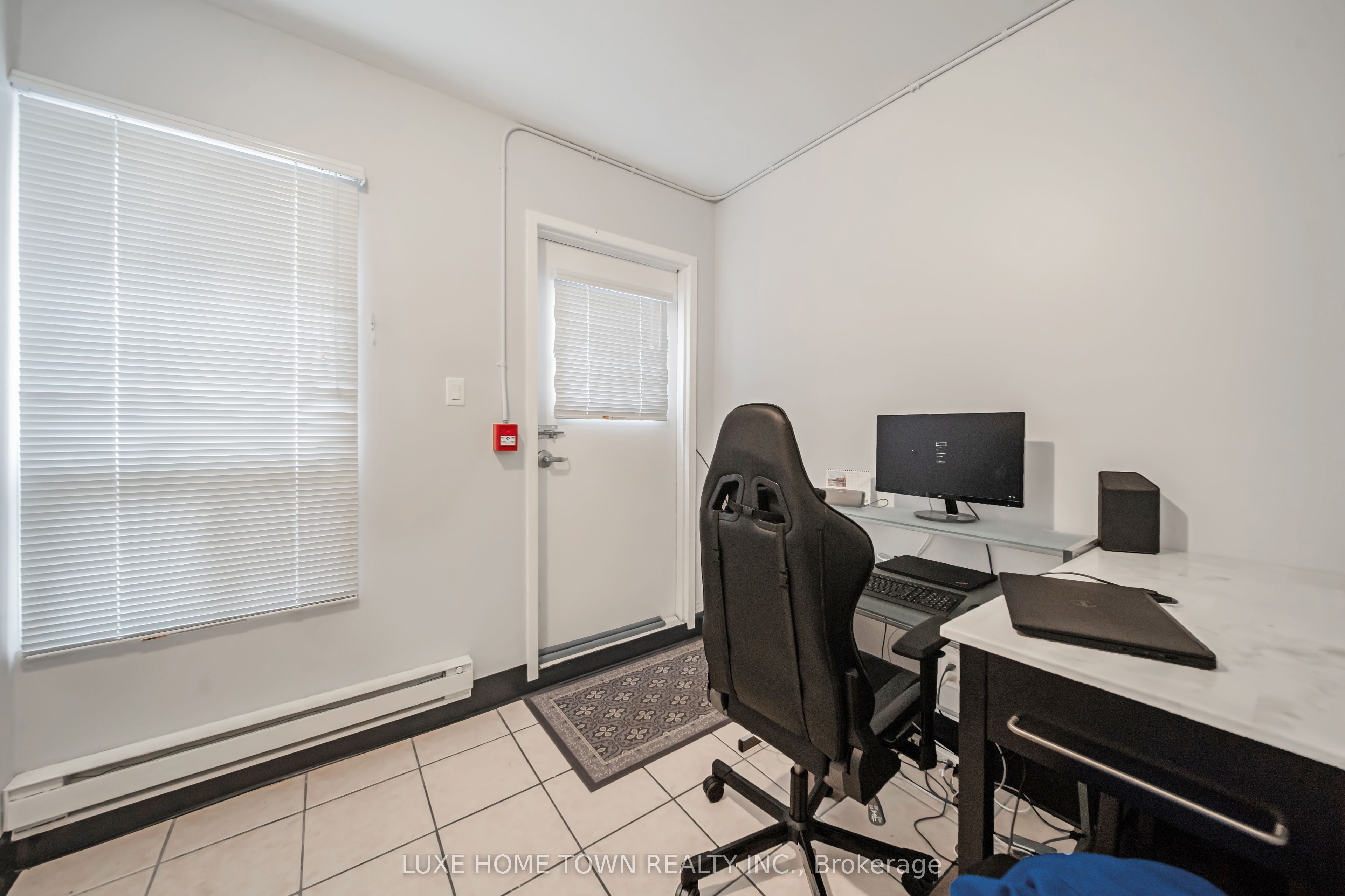 844 Dundas Street Property Photo 33