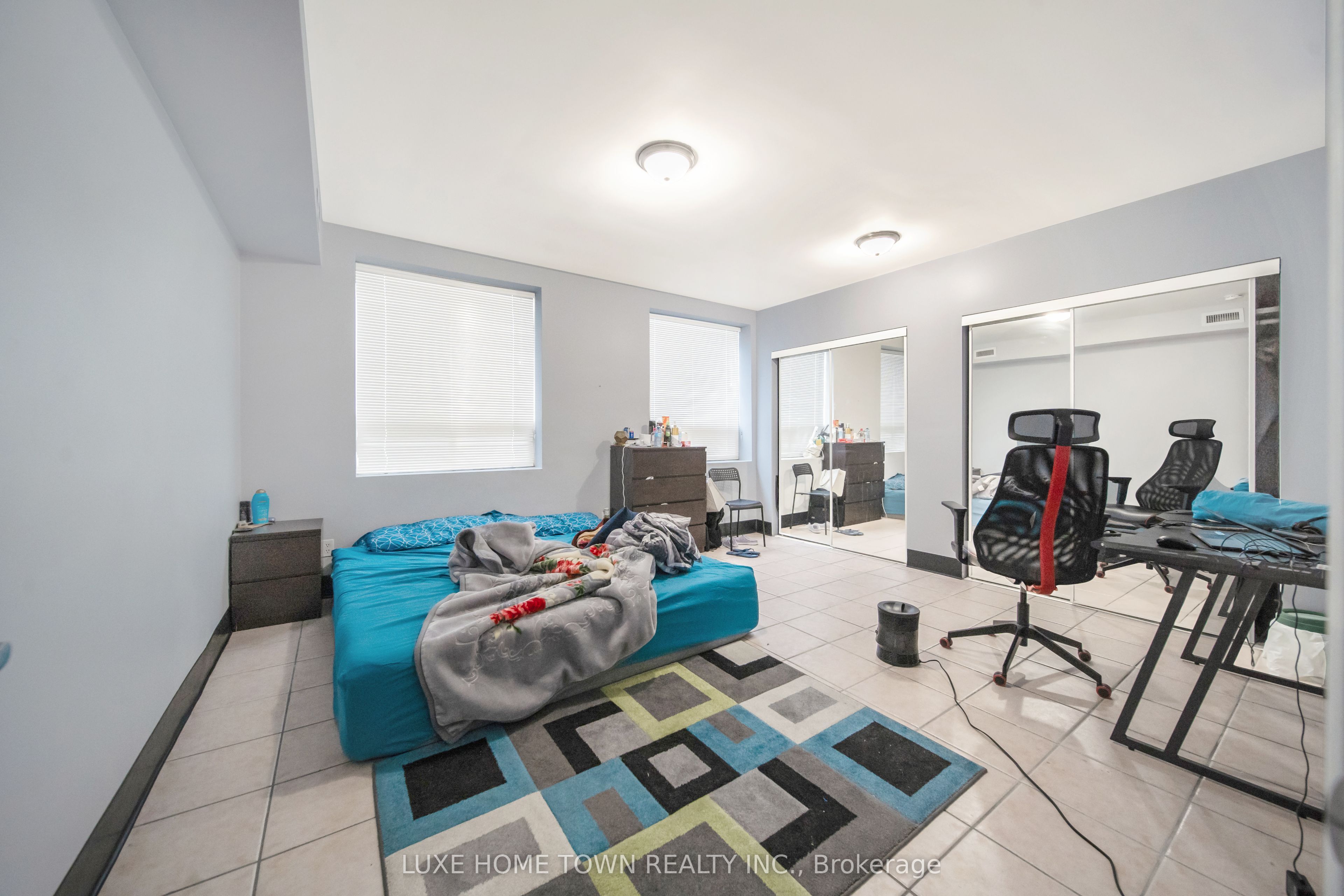 844 Dundas Street Property Photo 37