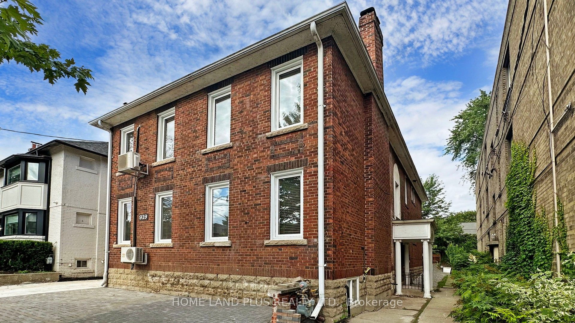 919 Avenue Road Unit 1 Property Photo 6