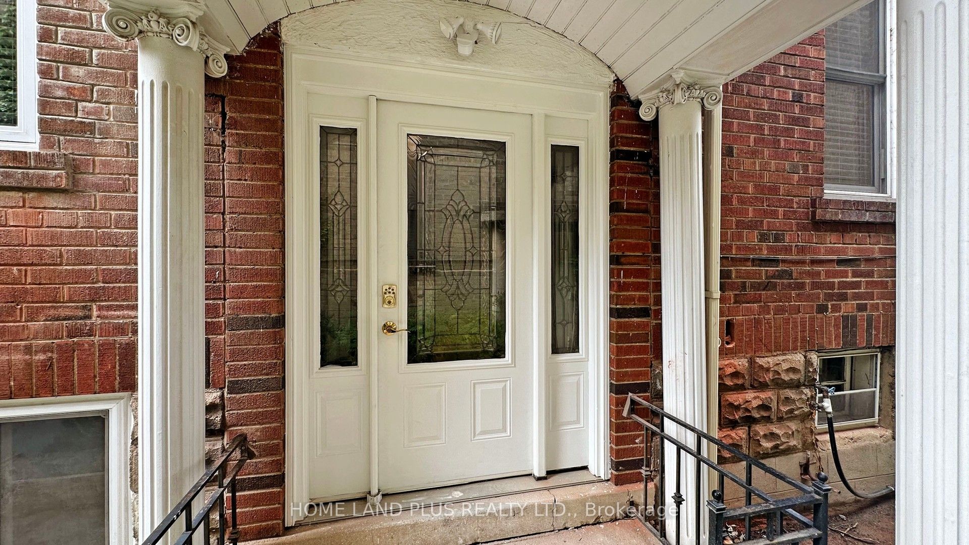 919 Avenue Road Unit 1 Property Photo 10