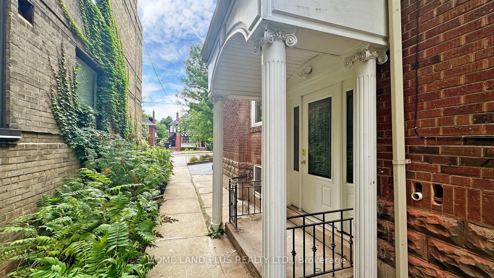919 Avenue Road Unit 1 Property Photo 11