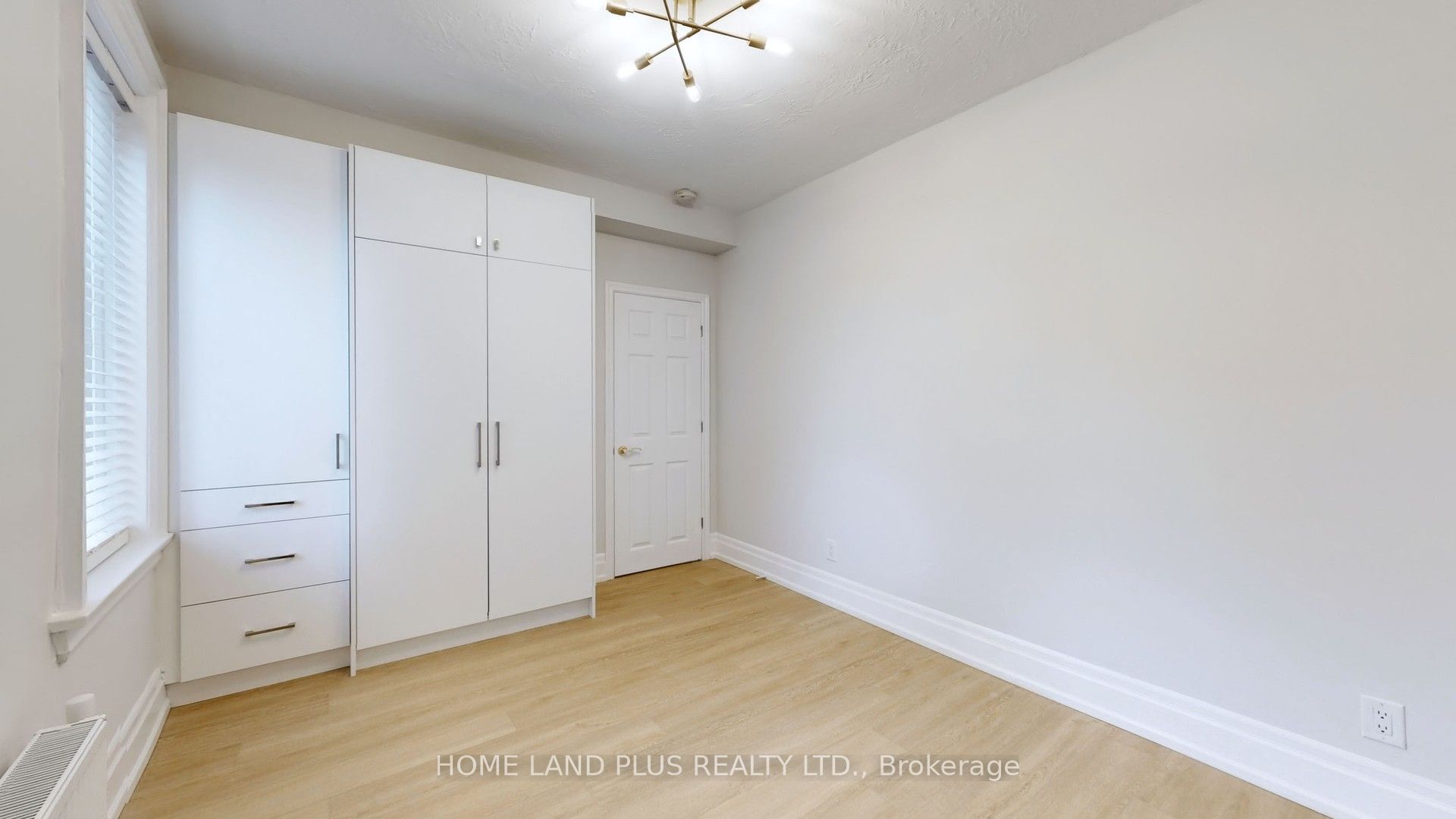 919 Avenue Road Unit 1 Property Photo 27