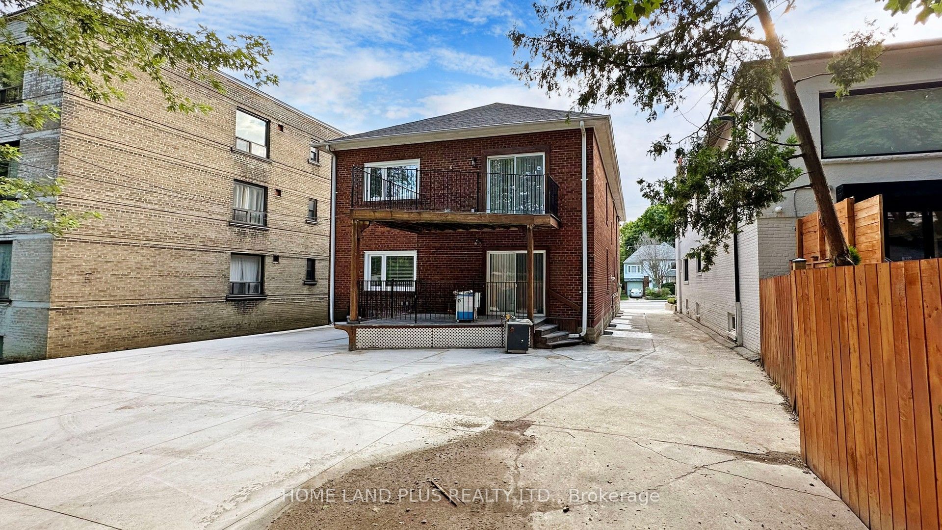 919 Avenue Road Unit 1 Property Photo 35