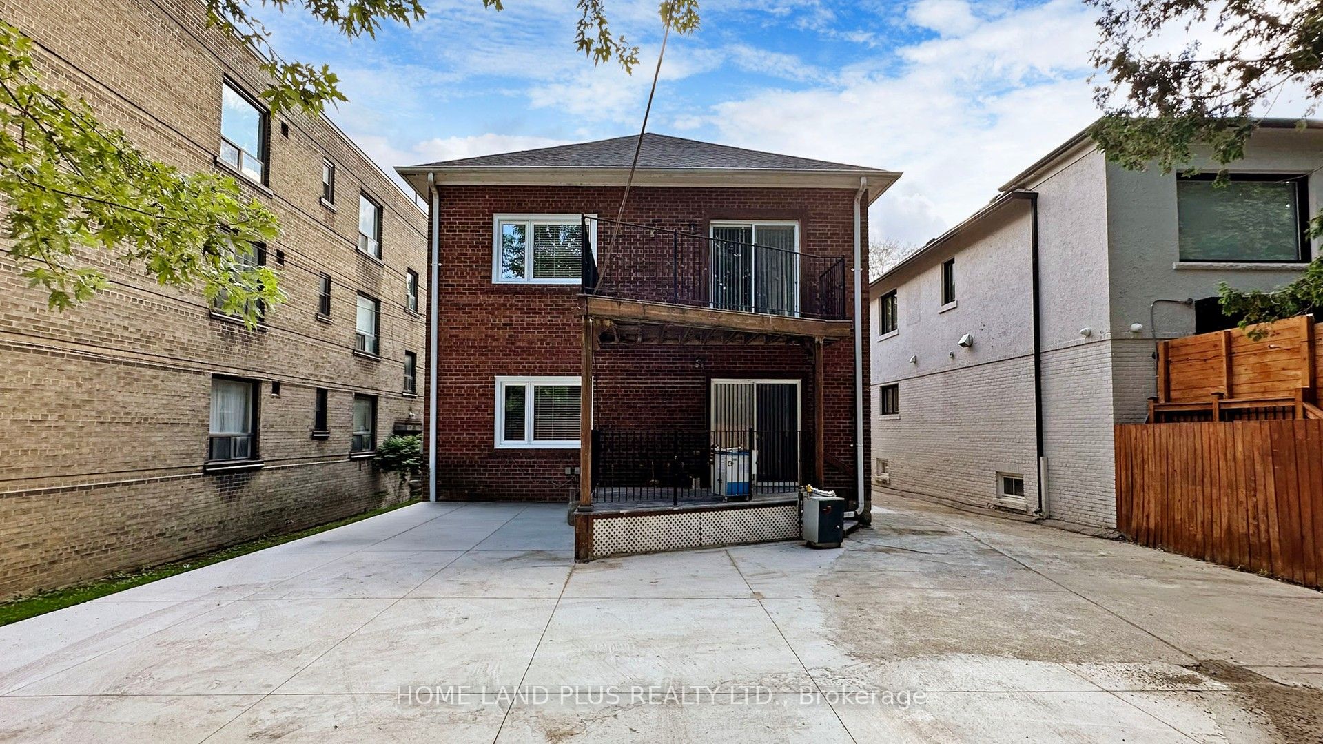 919 Avenue Road Unit 1 Property Photo 36