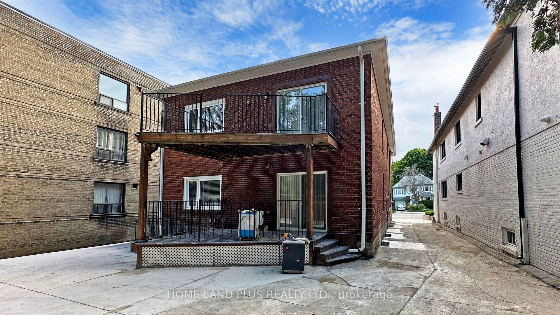 919 Avenue Road Unit 1 Property Photo 38