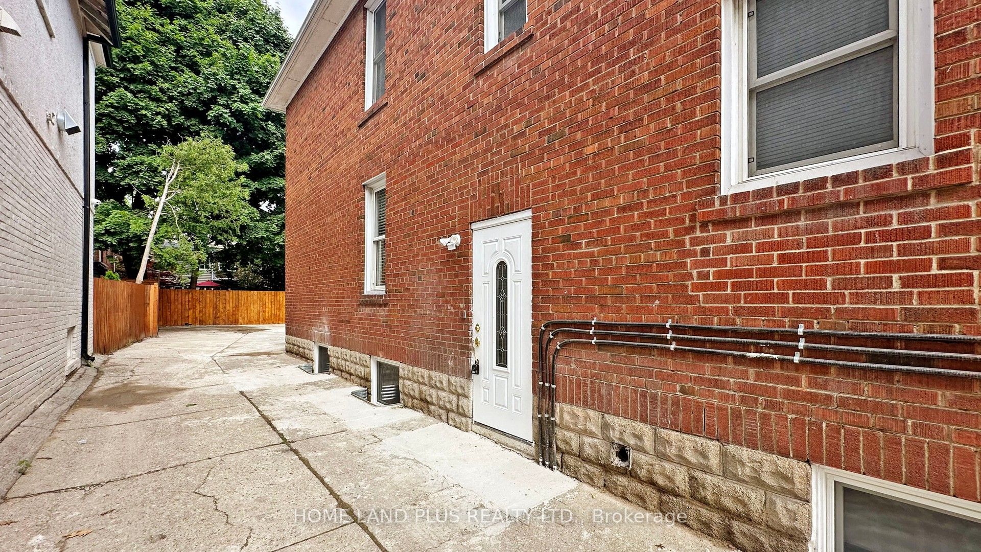 919 Avenue Road Unit 1 Property Photo 42