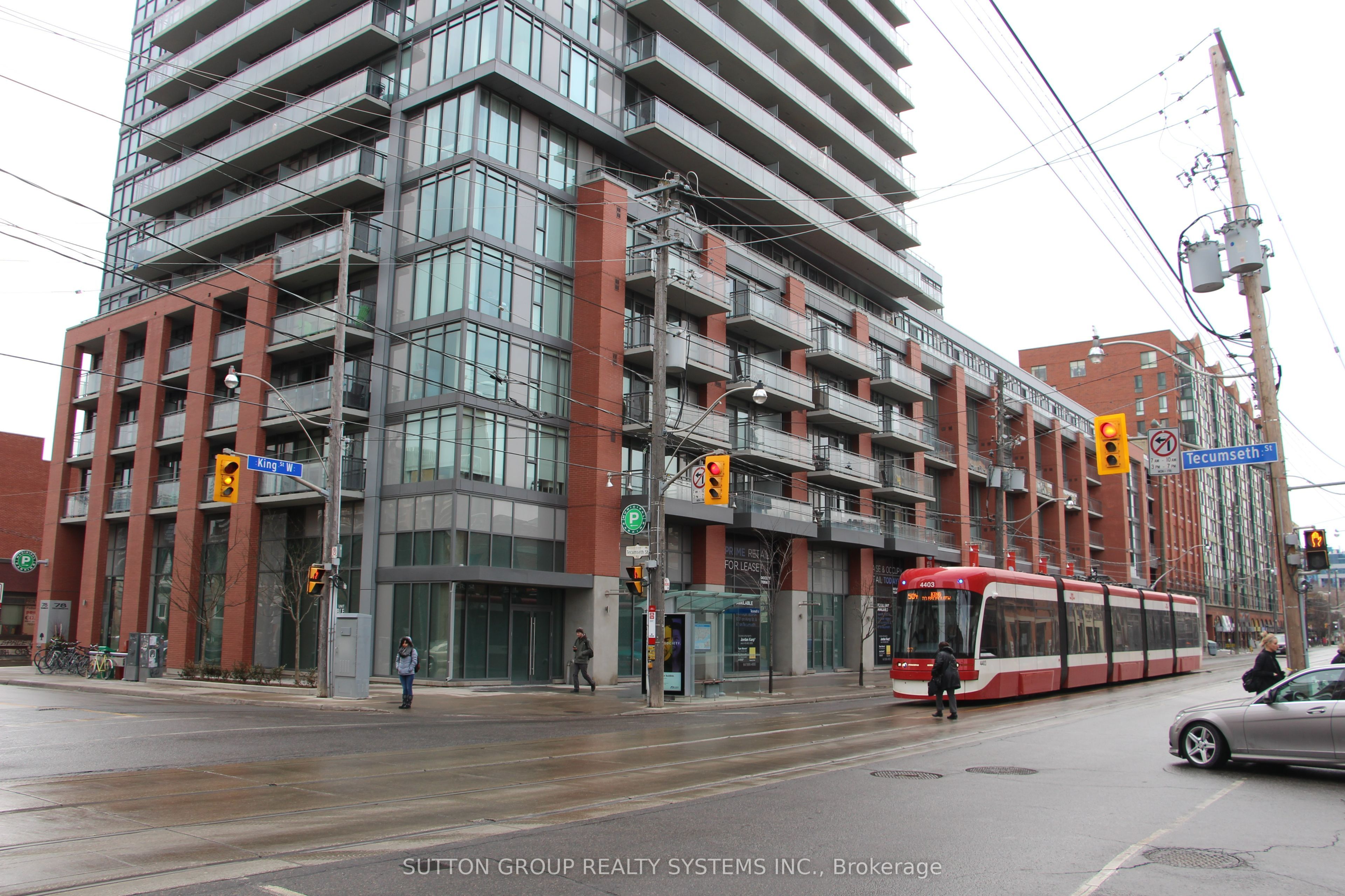 775 King Street W 518 Property Photo 1